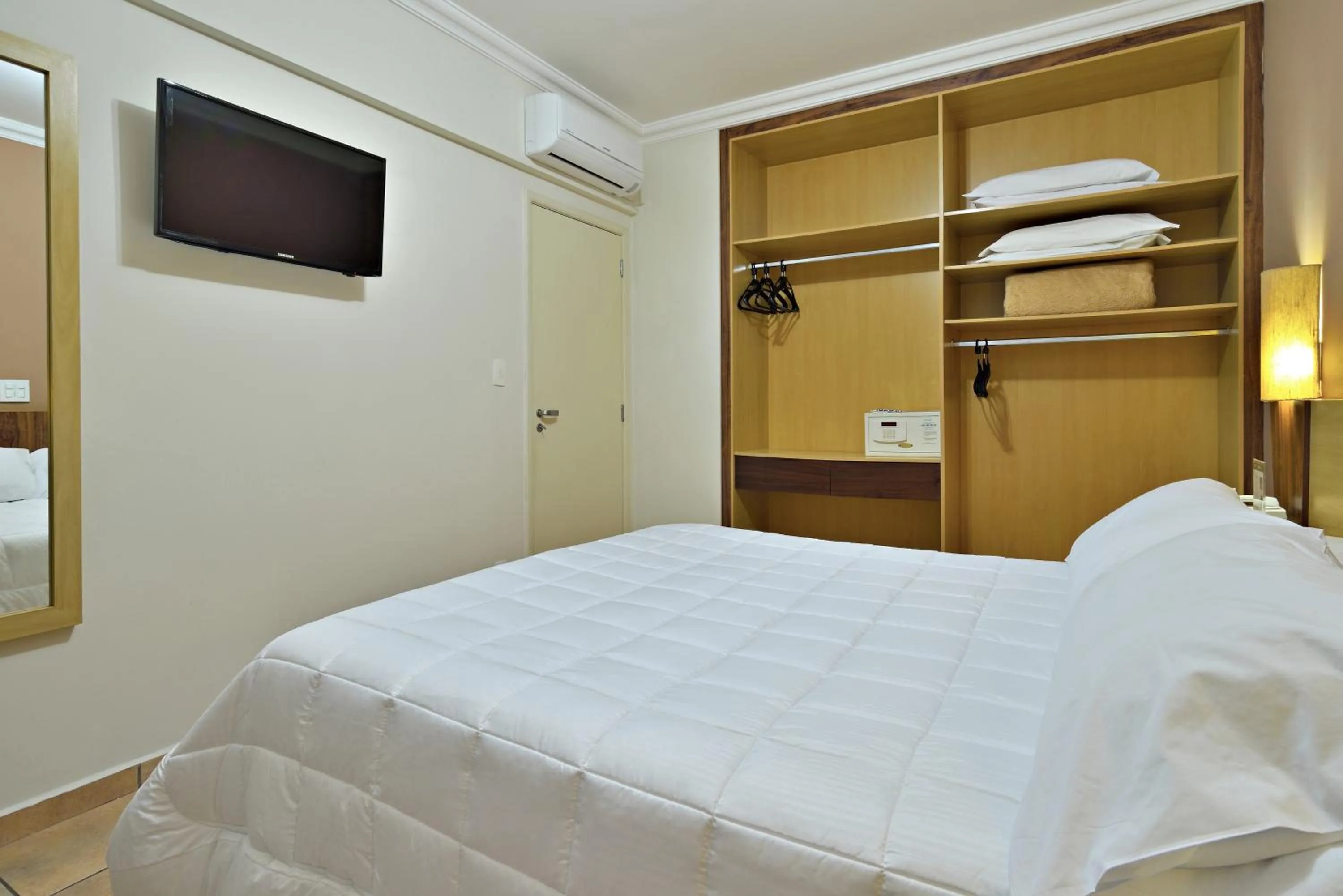 Bed in Plaza Inn Flat Araxá