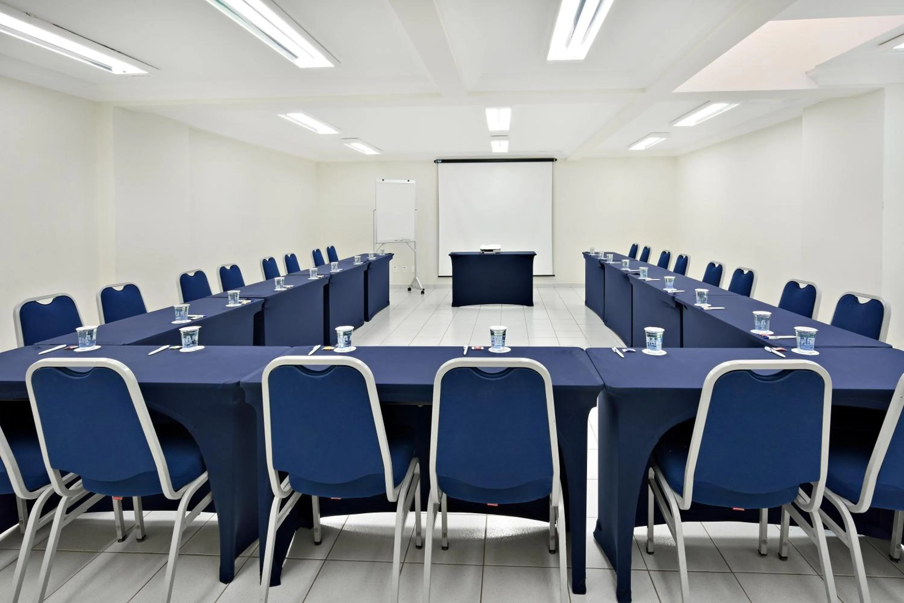 Meeting/conference room in Plaza Inn Flat Araxá