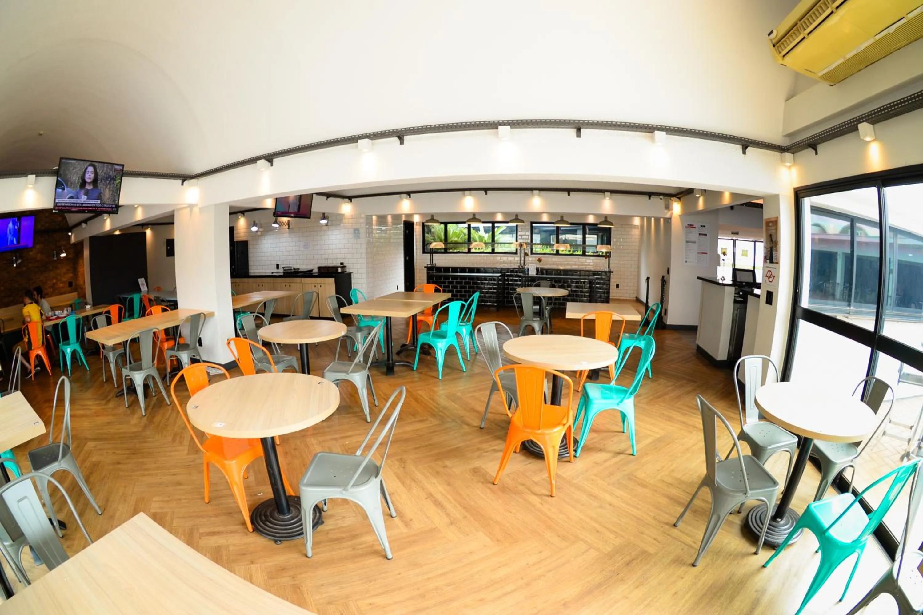 Restaurant/places to eat in ibis Styles Rio Preto Monte Libano