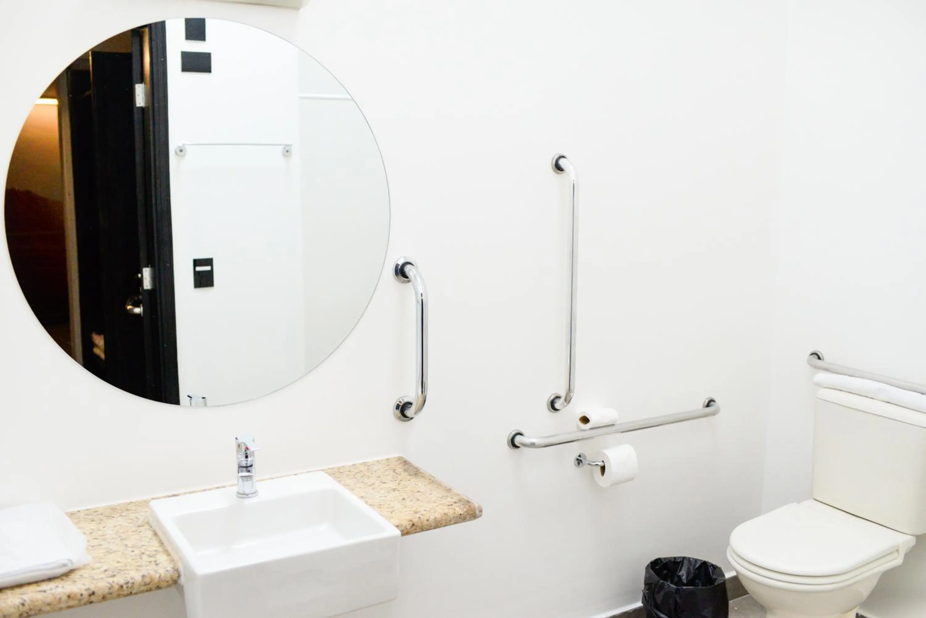 Bathroom in ibis Styles Rio Preto Monte Libano