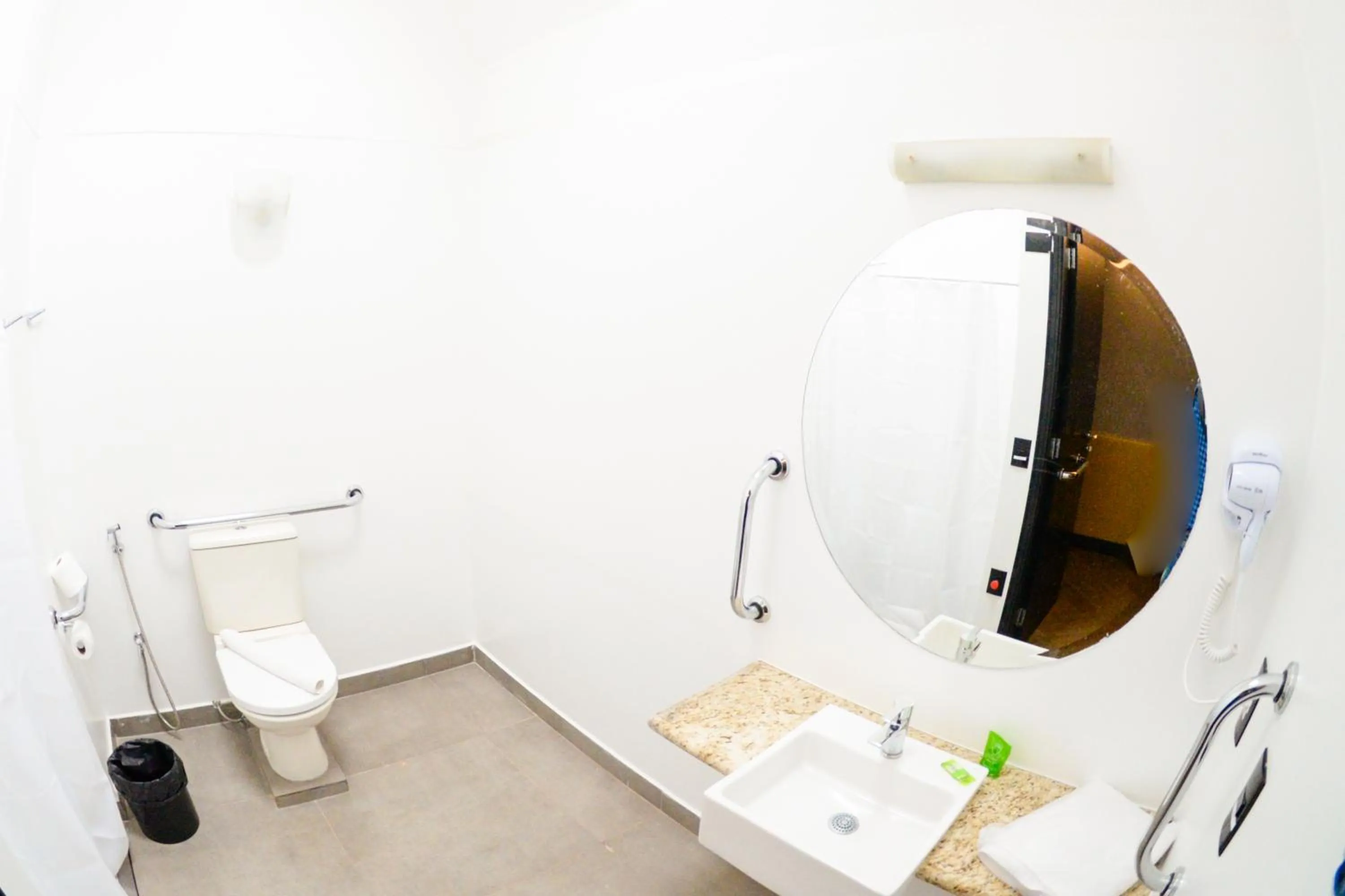 Bathroom in ibis Styles Rio Preto Monte Libano