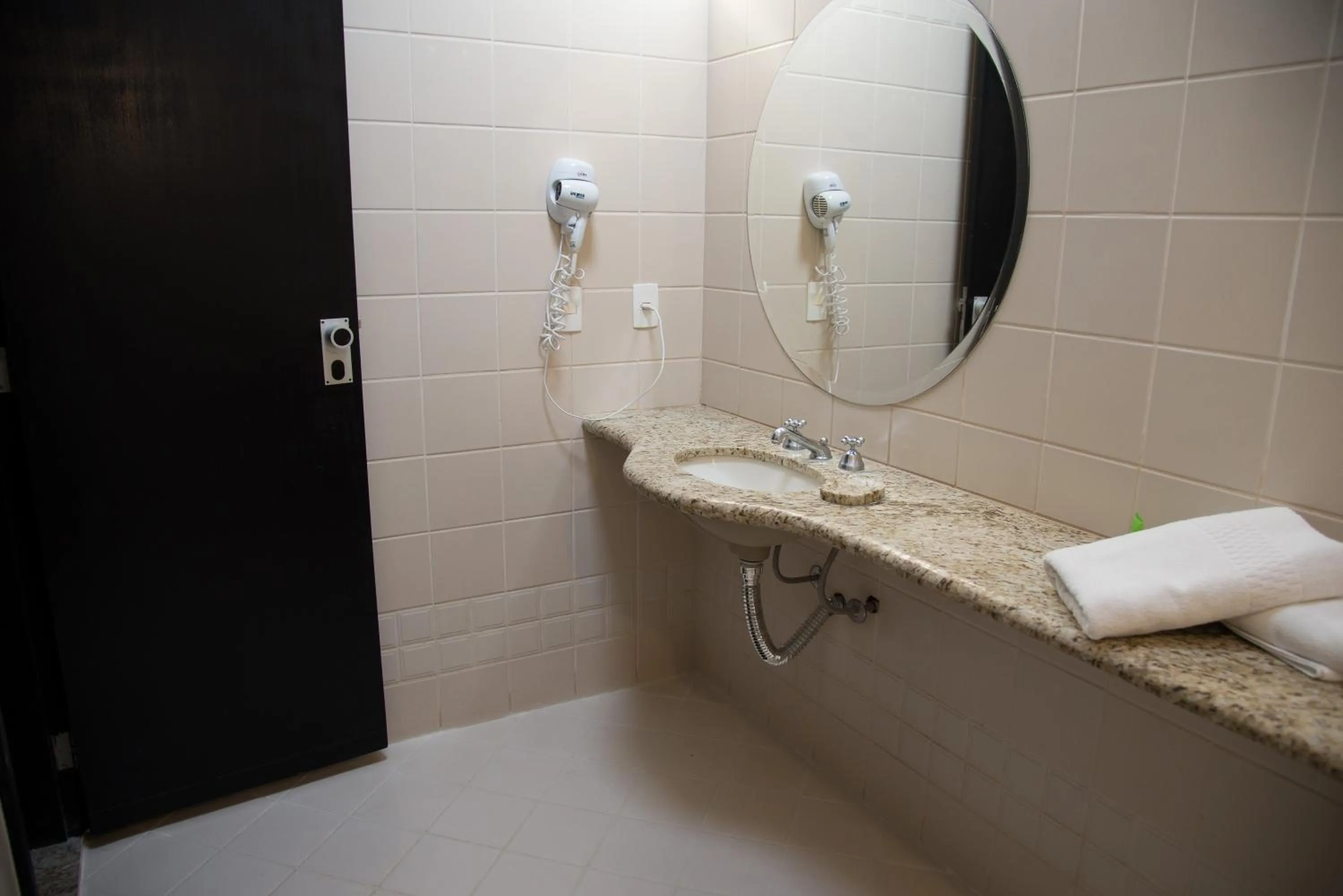 Toilet in ibis Styles Rio Preto Monte Libano