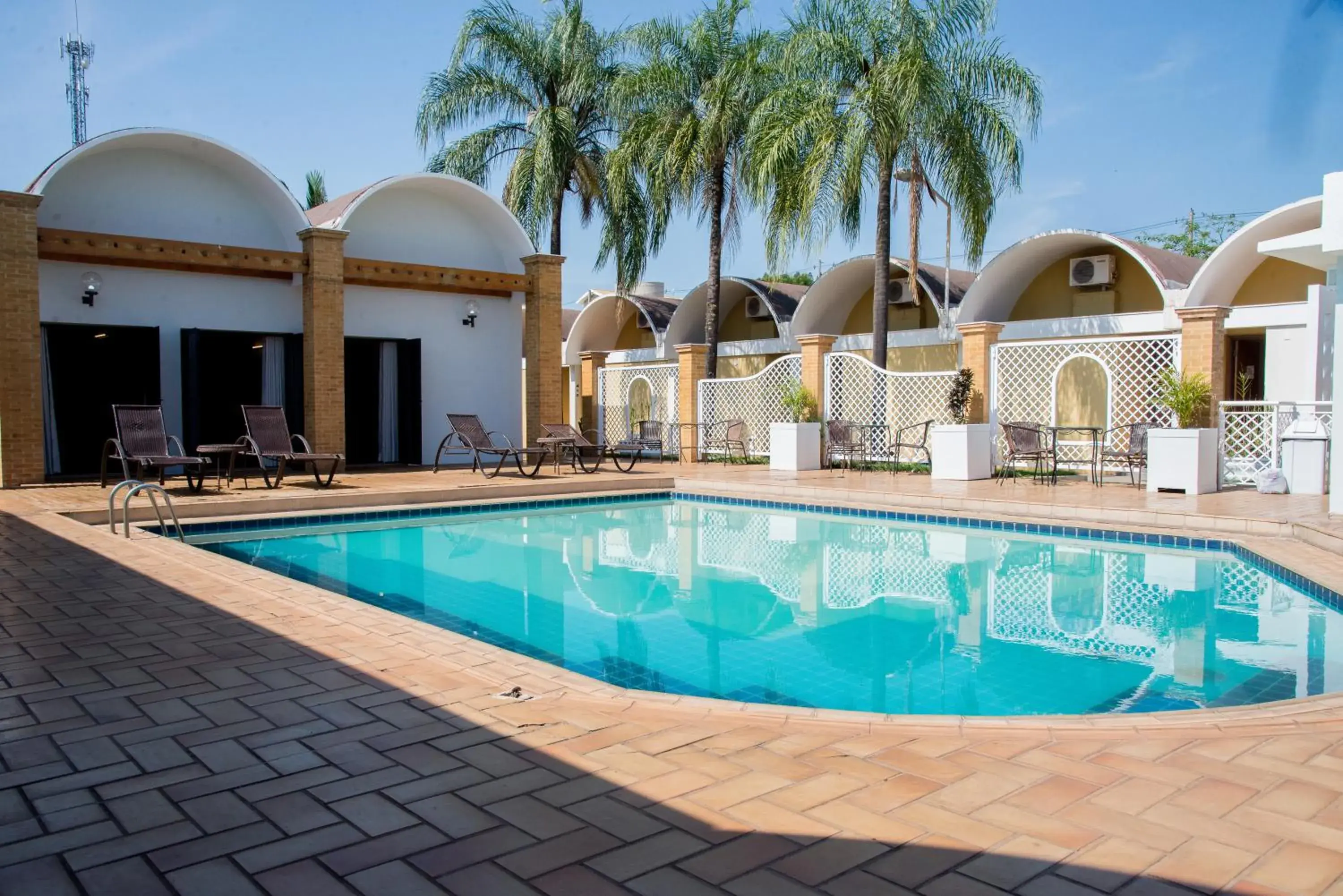 Swimming pool in ibis Styles Rio Preto Monte Libano Swimming pool in ibis Styles Rio Preto Monte Libano