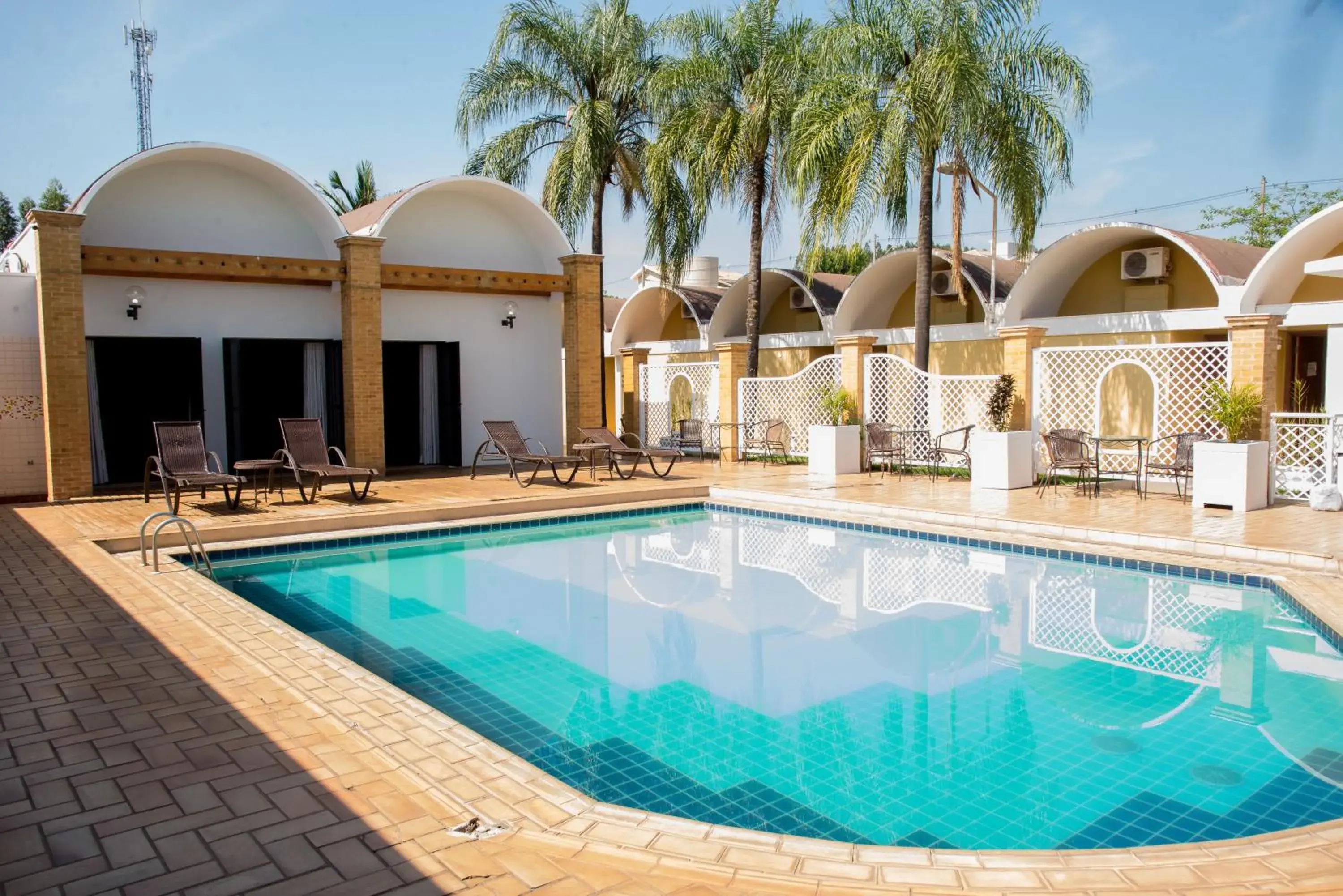 Swimming pool in ibis Styles Rio Preto Monte Libano Swimming pool in ibis Styles Rio Preto Monte Libano