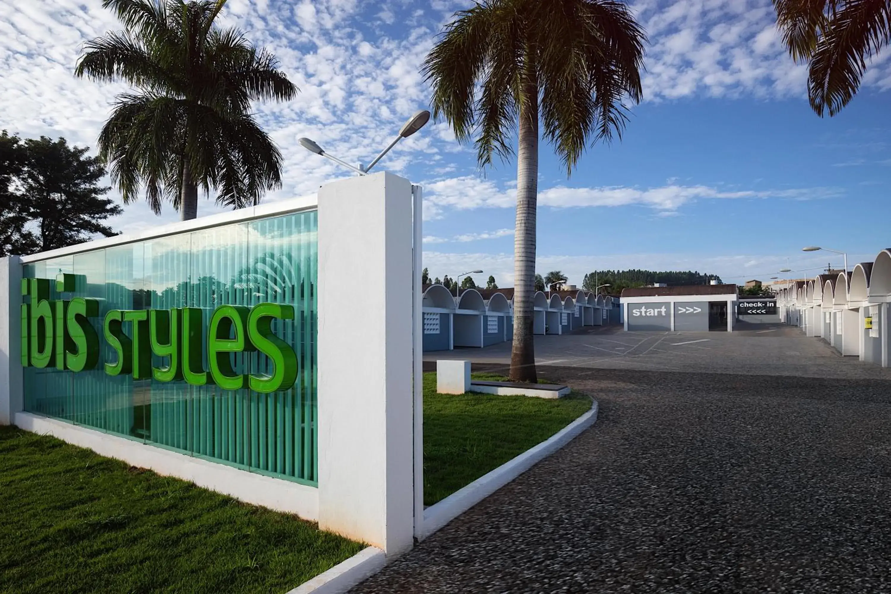 Facade/entrance in ibis Styles Rio Preto Monte Libano Facade/entrance in ibis Styles Rio Preto Monte Libano