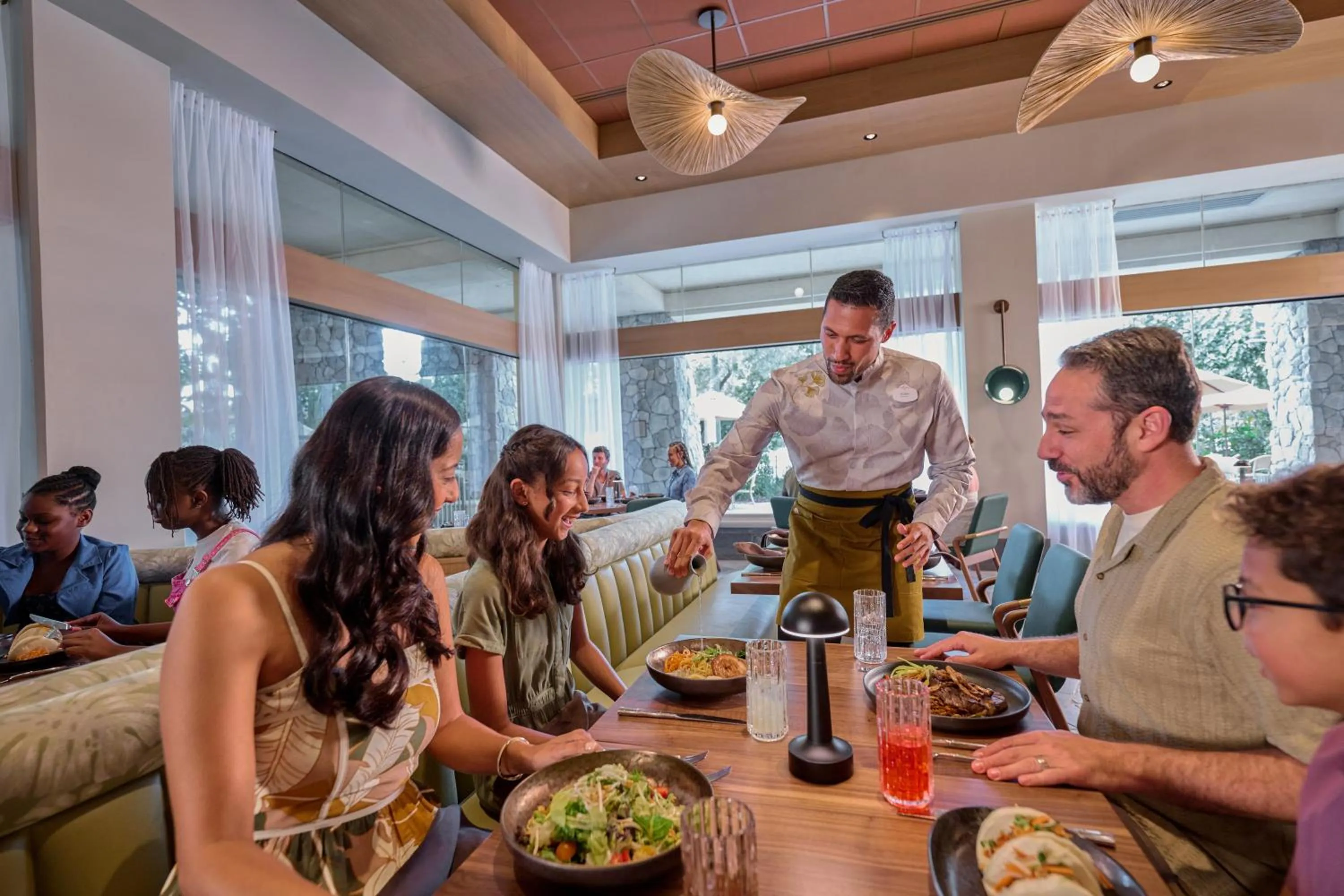 Restaurant/places to eat in Universal's Loews Royal Pacific Resort