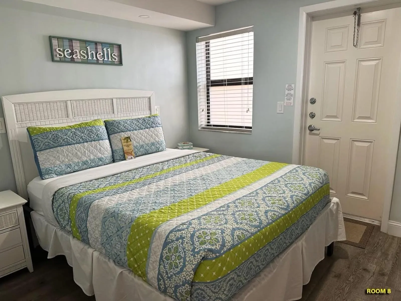 Bed in Windjammer Resort and Beach Club