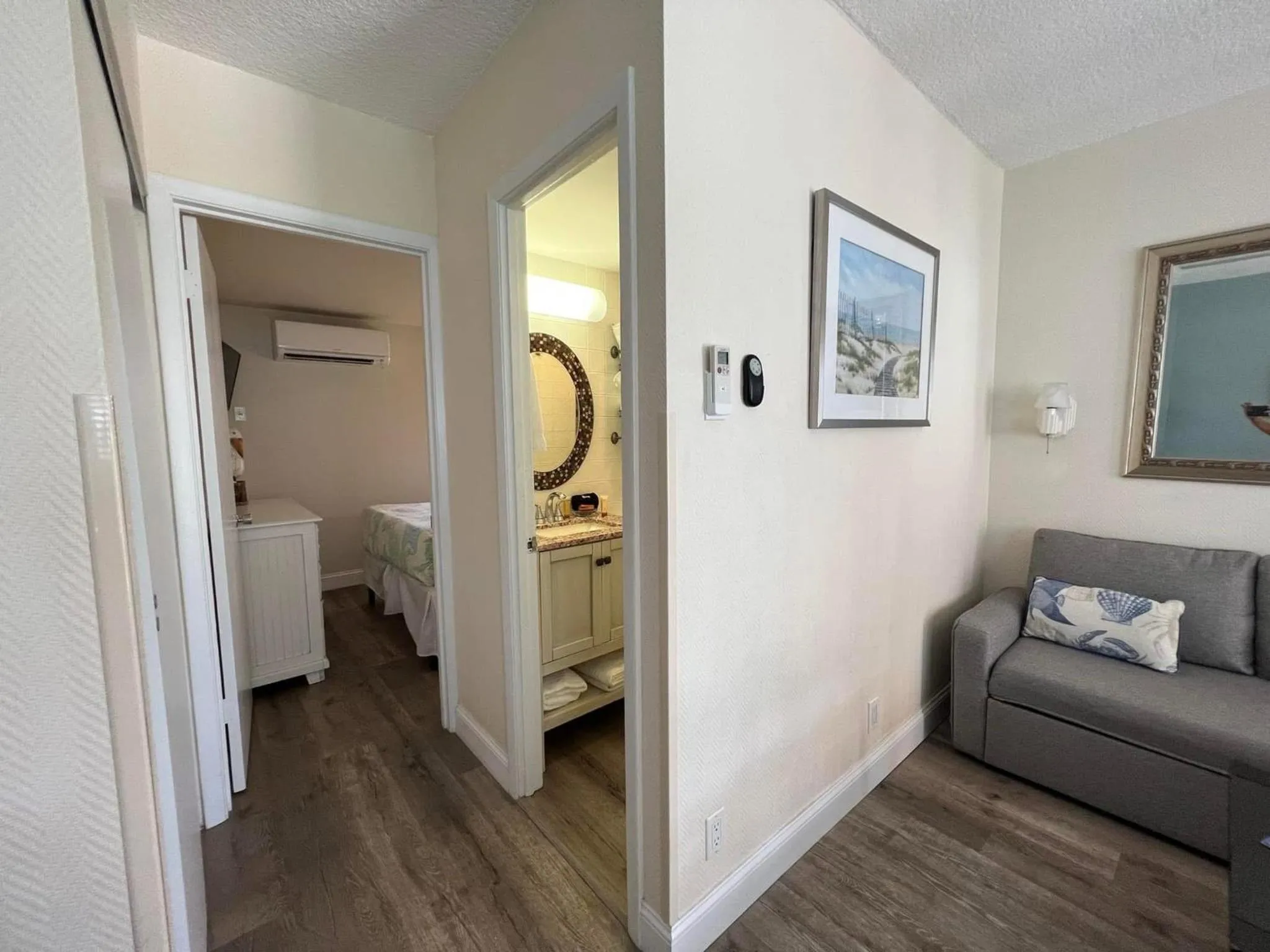 Bed in Windjammer Resort and Beach Club