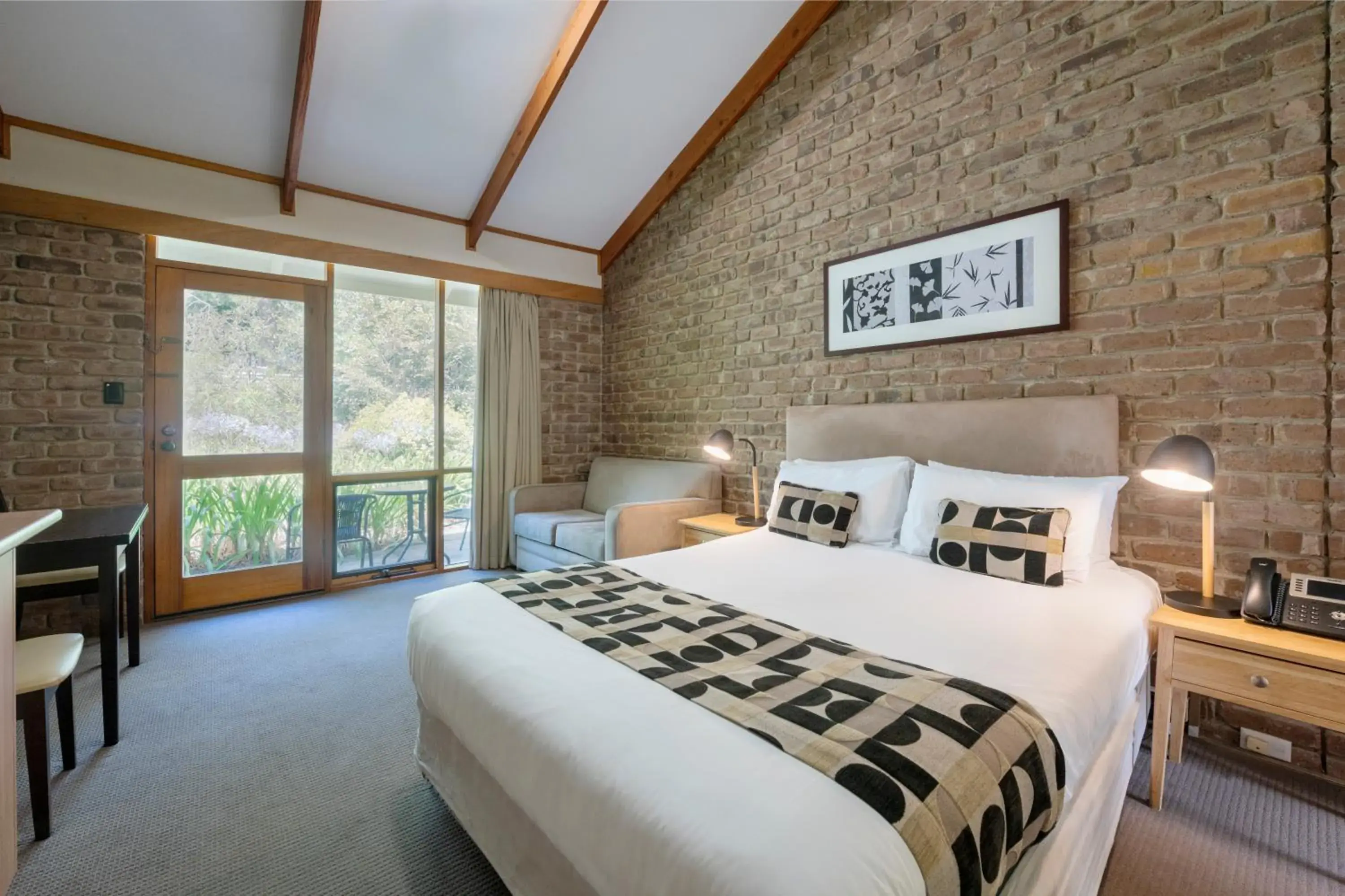 Photo of the whole room in The Lodge by Manna Photo of the whole room in The Lodge by Manna