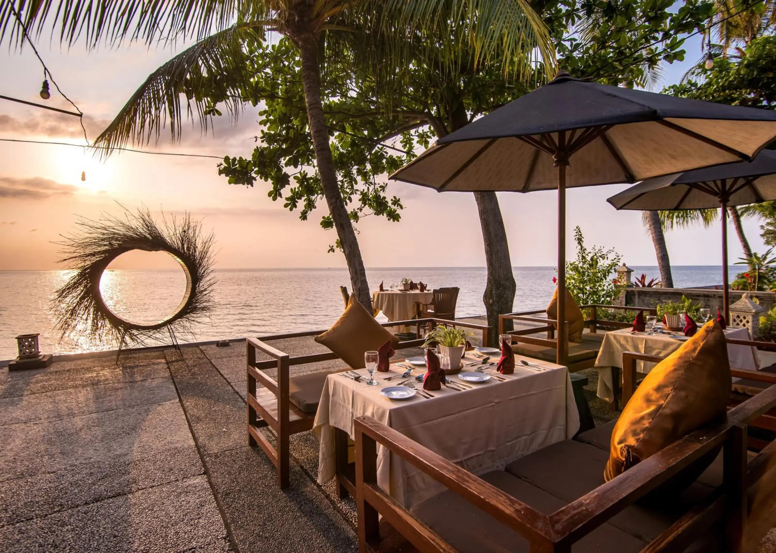 Restaurant/places to eat in Nugraha Lovina Seaview Resort & Spa Restaurant/places to eat in Nugraha Lovina Seaview Resort & Spa