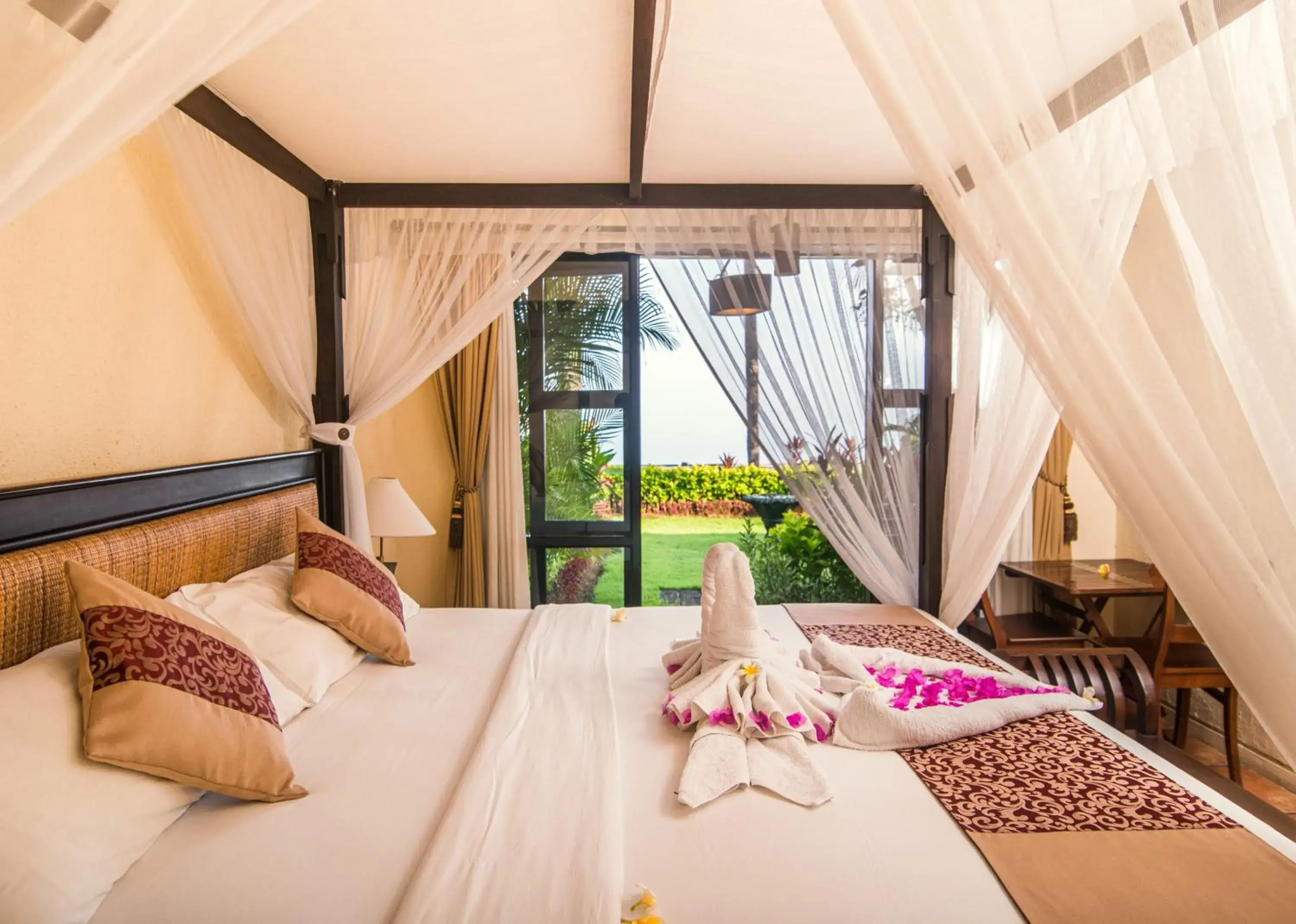 Bed in Nugraha Lovina Seaview Resort & Spa Bed in Nugraha Lovina Seaview Resort & Spa