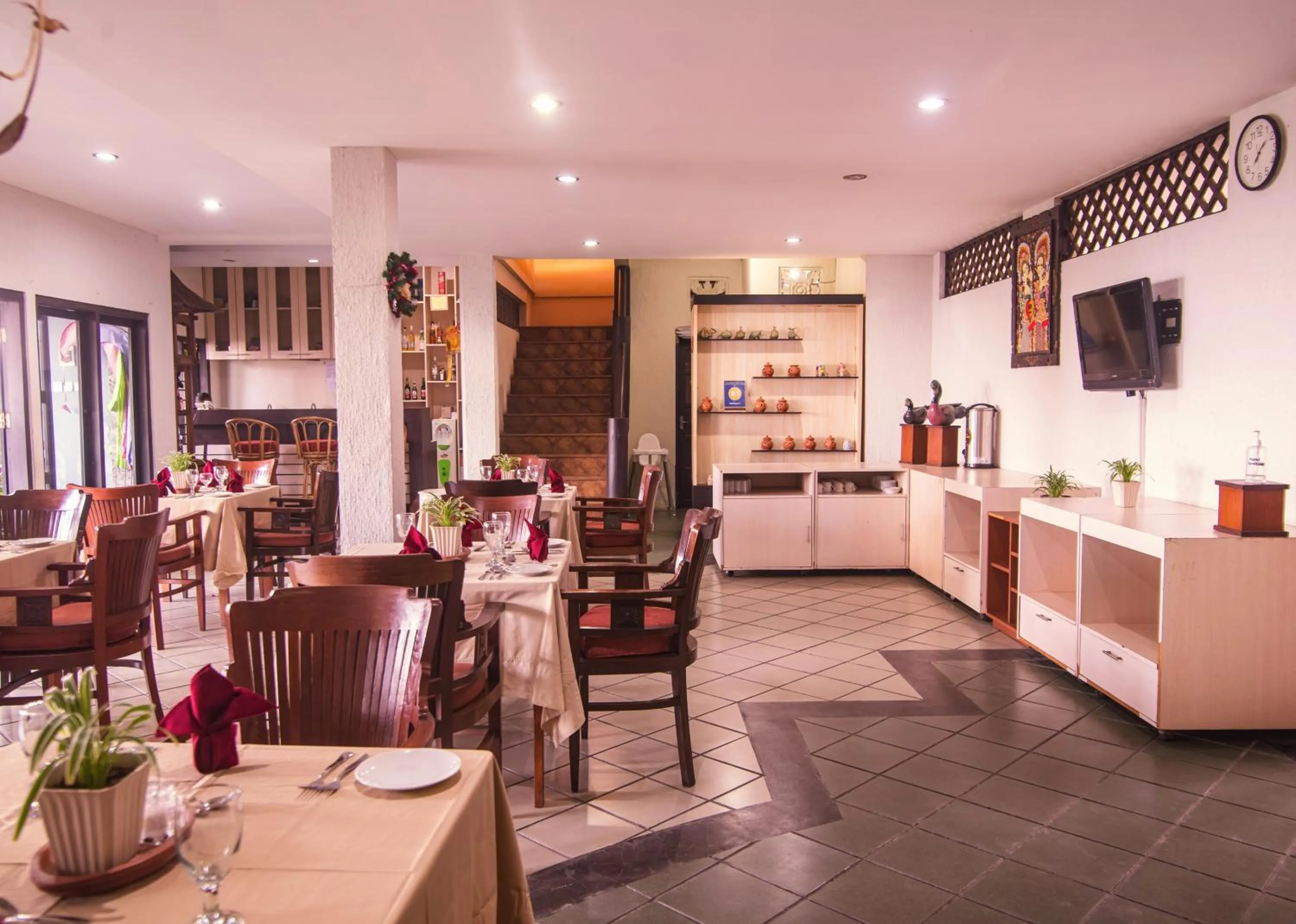 Restaurant/places to eat in Nugraha Lovina Seaview Resort & Spa