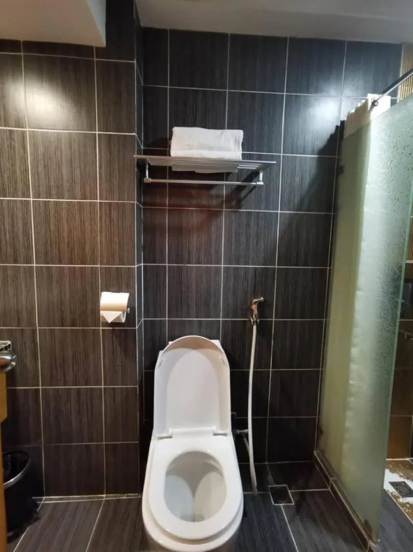 Toilet in 2 Inn 1 Boutique Hotel & Spa