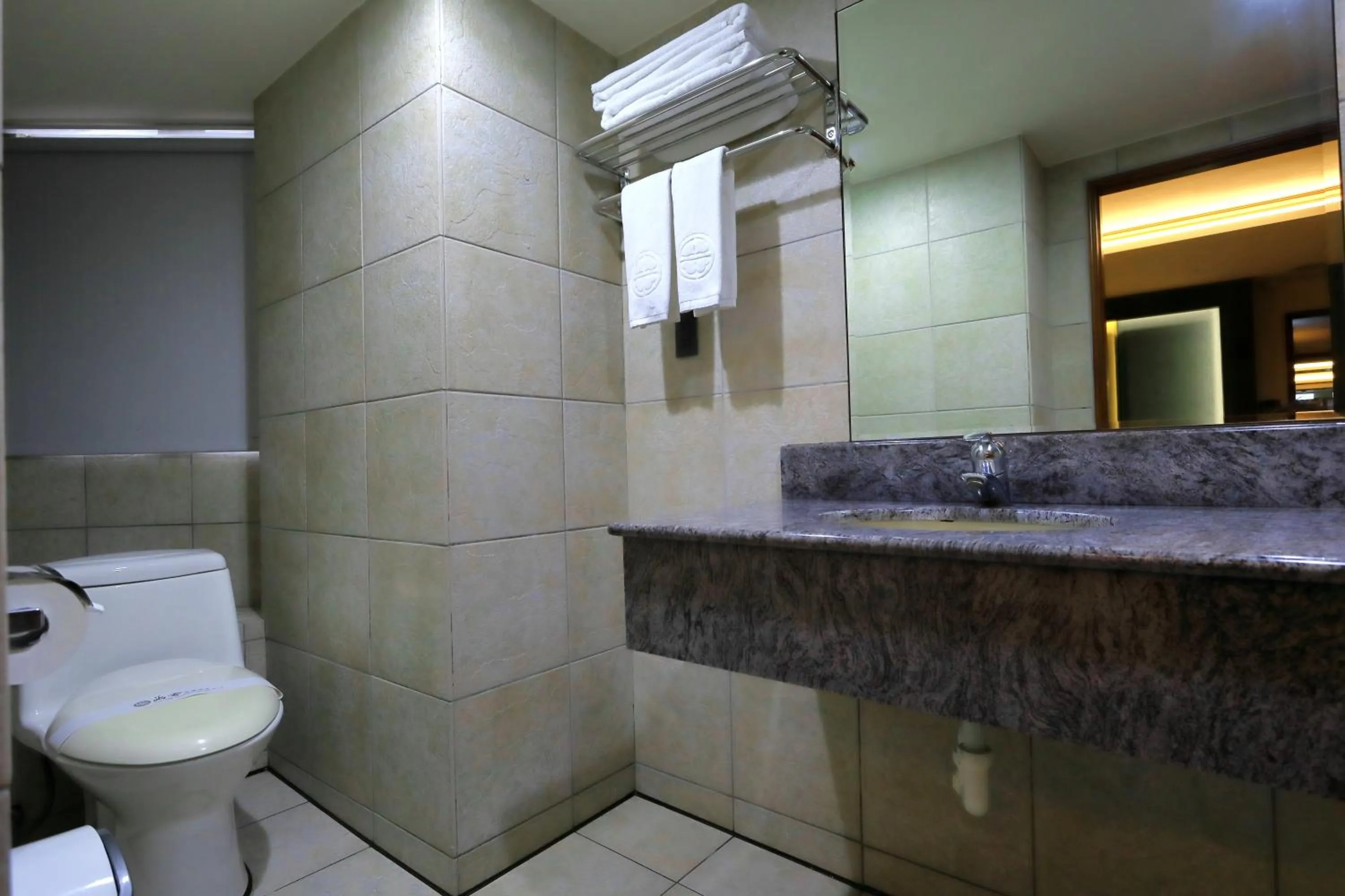 Toilet in Han She Hotel