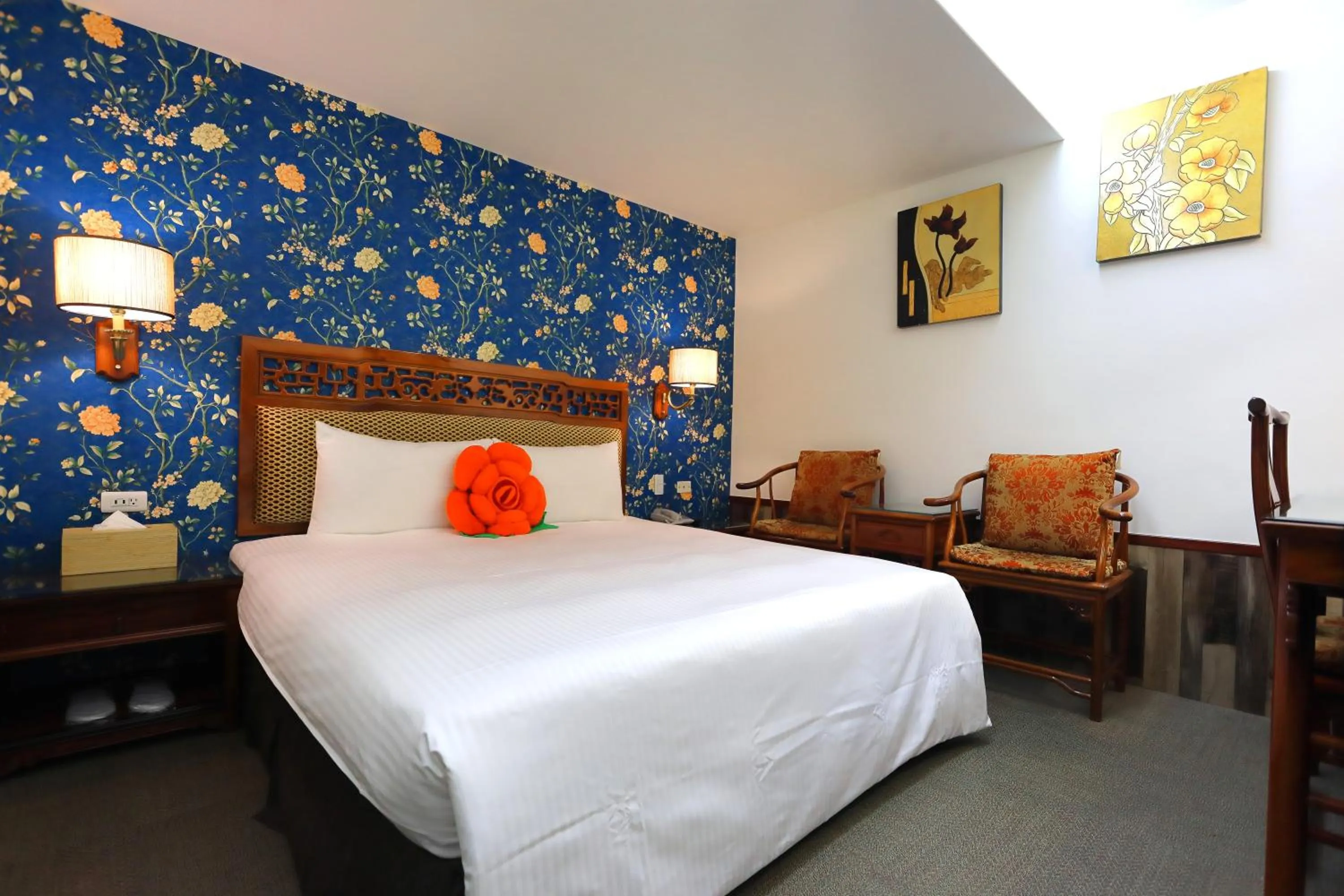 Bed in Han She Hotel