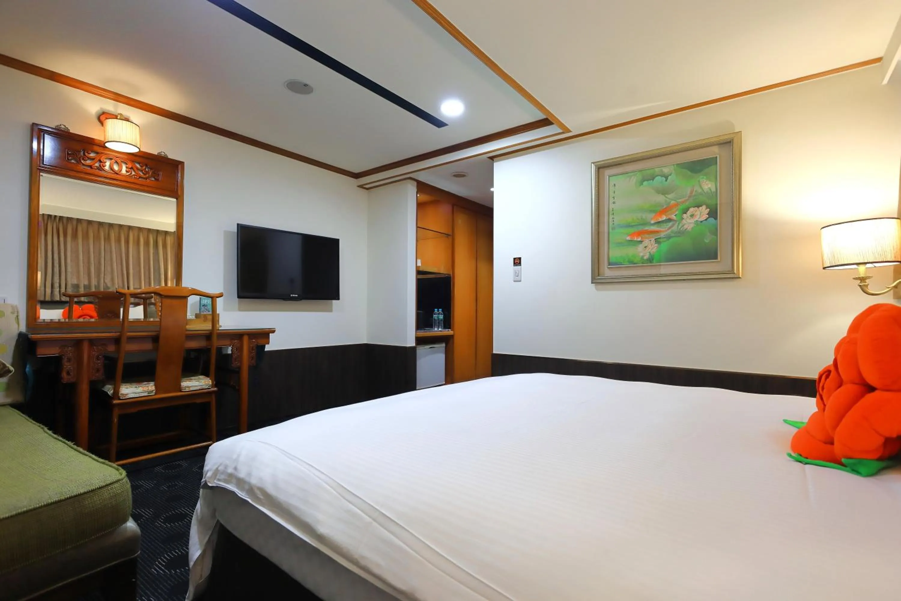 Bed in Han She Hotel