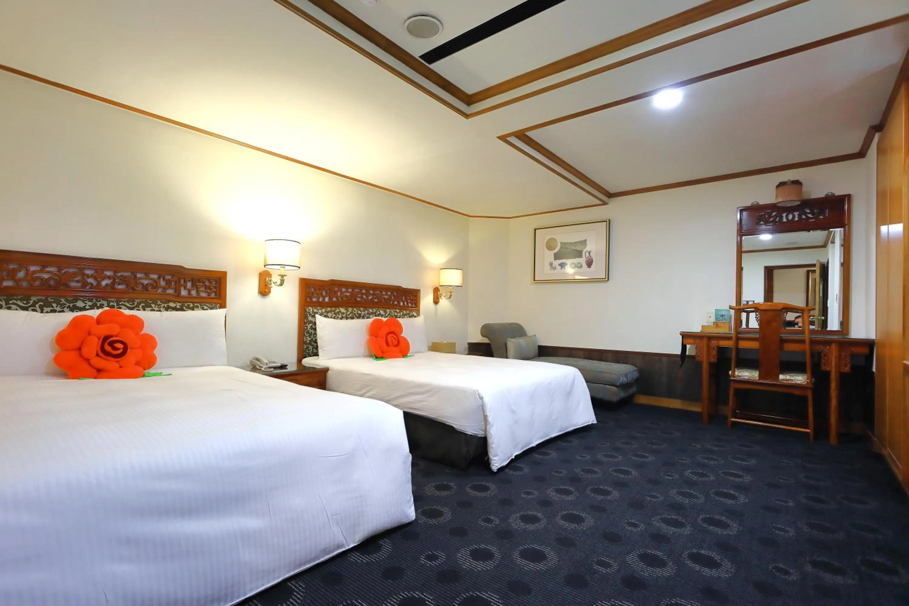 Bed in Han She Hotel