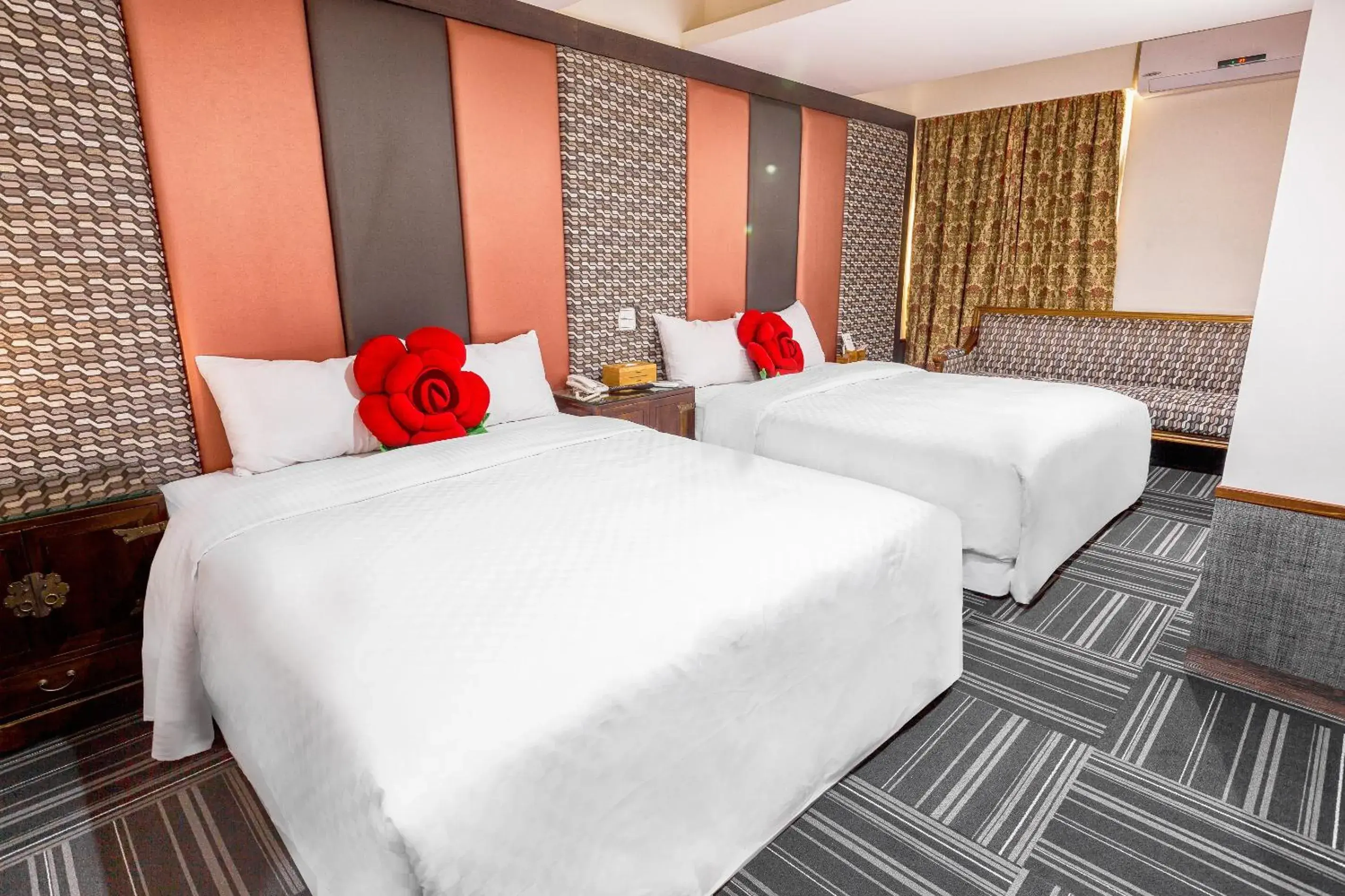 Bed in Han She Hotel Bed in Han She Hotel