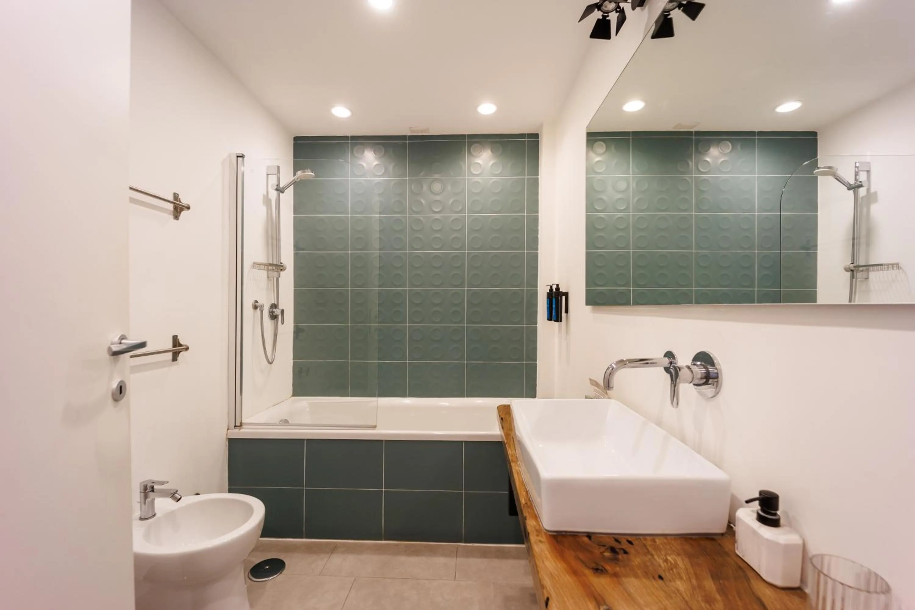 Bathroom in The Dante House by House In Naples