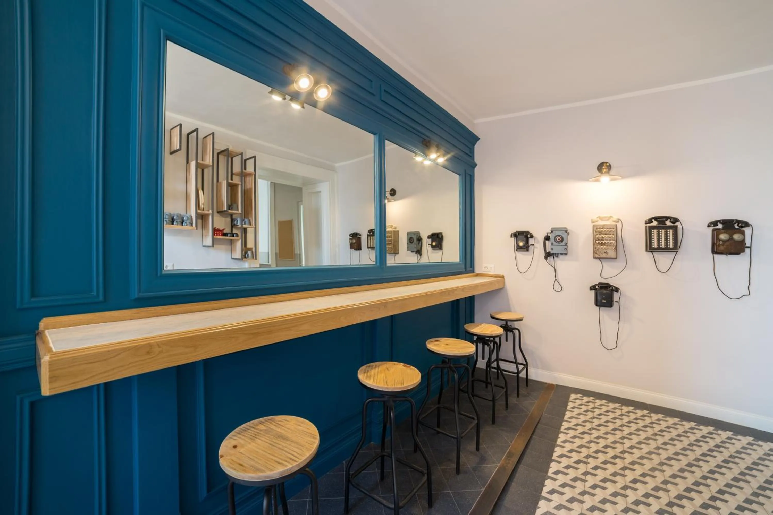 Restaurant/places to eat in The Dante House by House In Naples