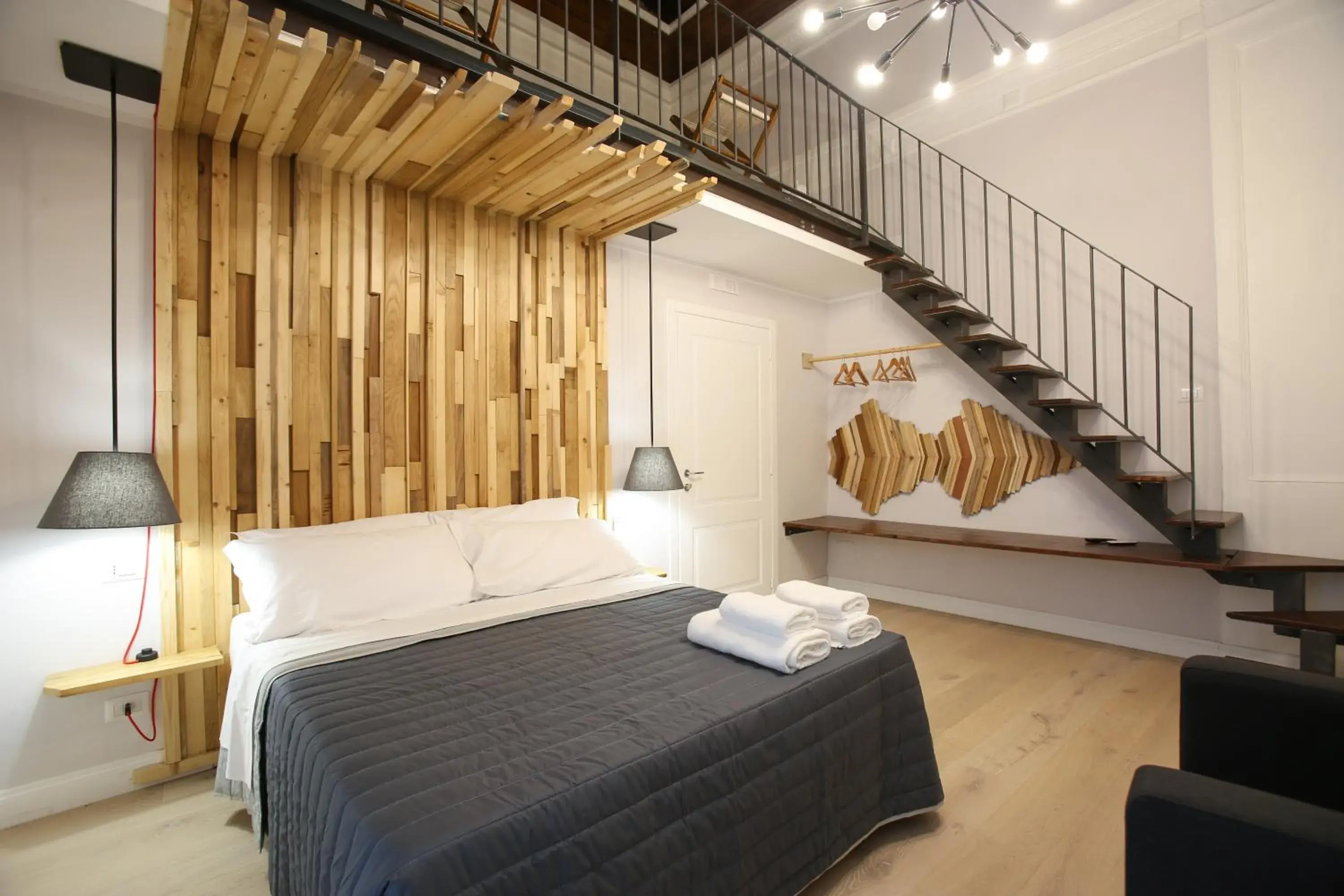 Deluxe Family Room in The Dante House by House In Naples Deluxe Family Room in The Dante House by House In Naples