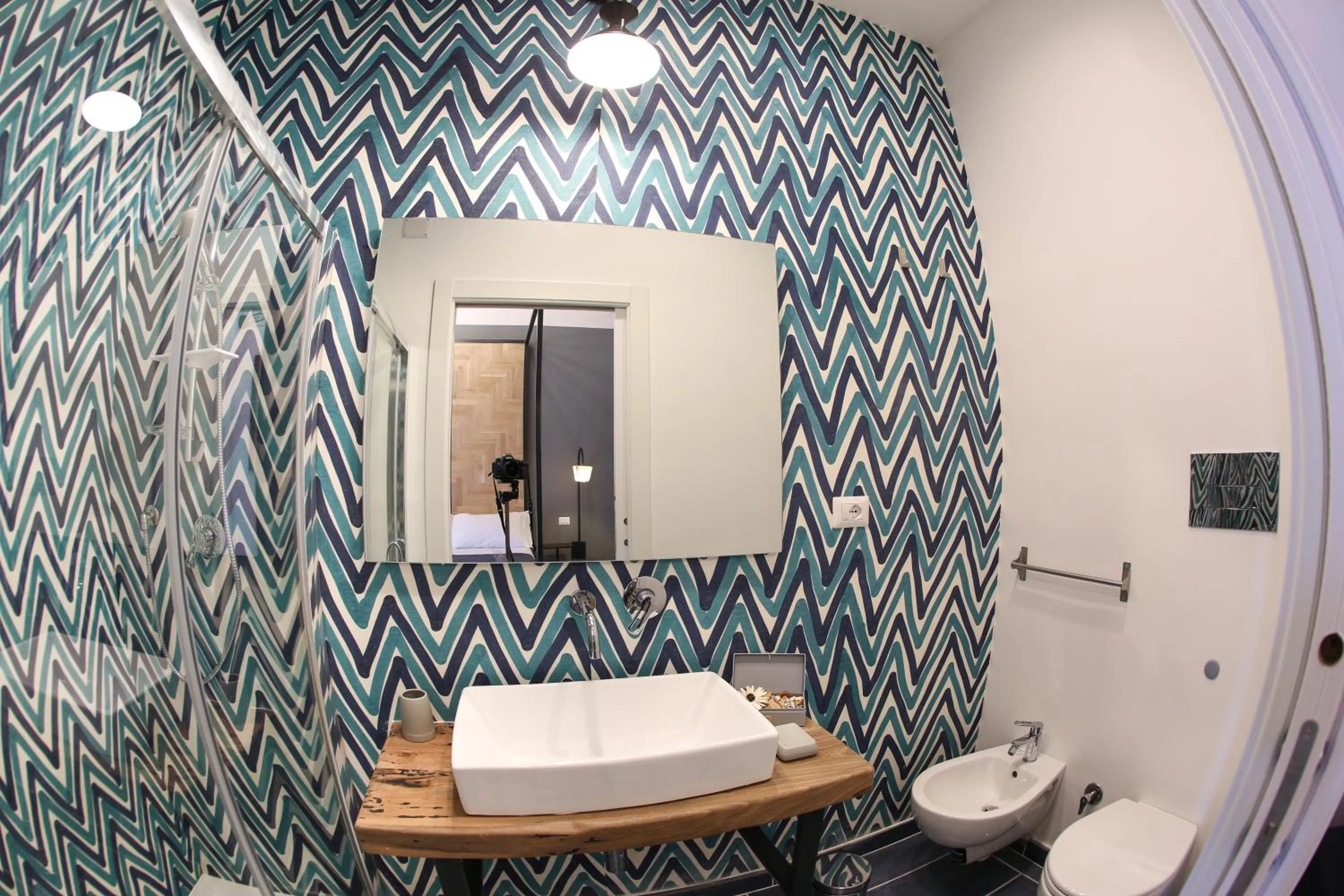 Toilet in The Dante House by House In Naples