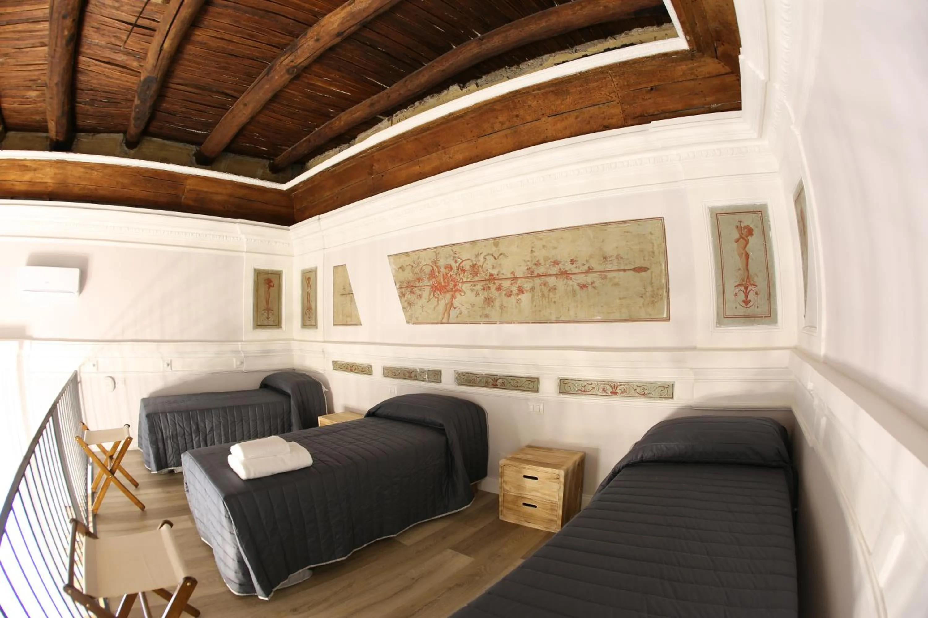 Bed in The Dante House by House In Naples