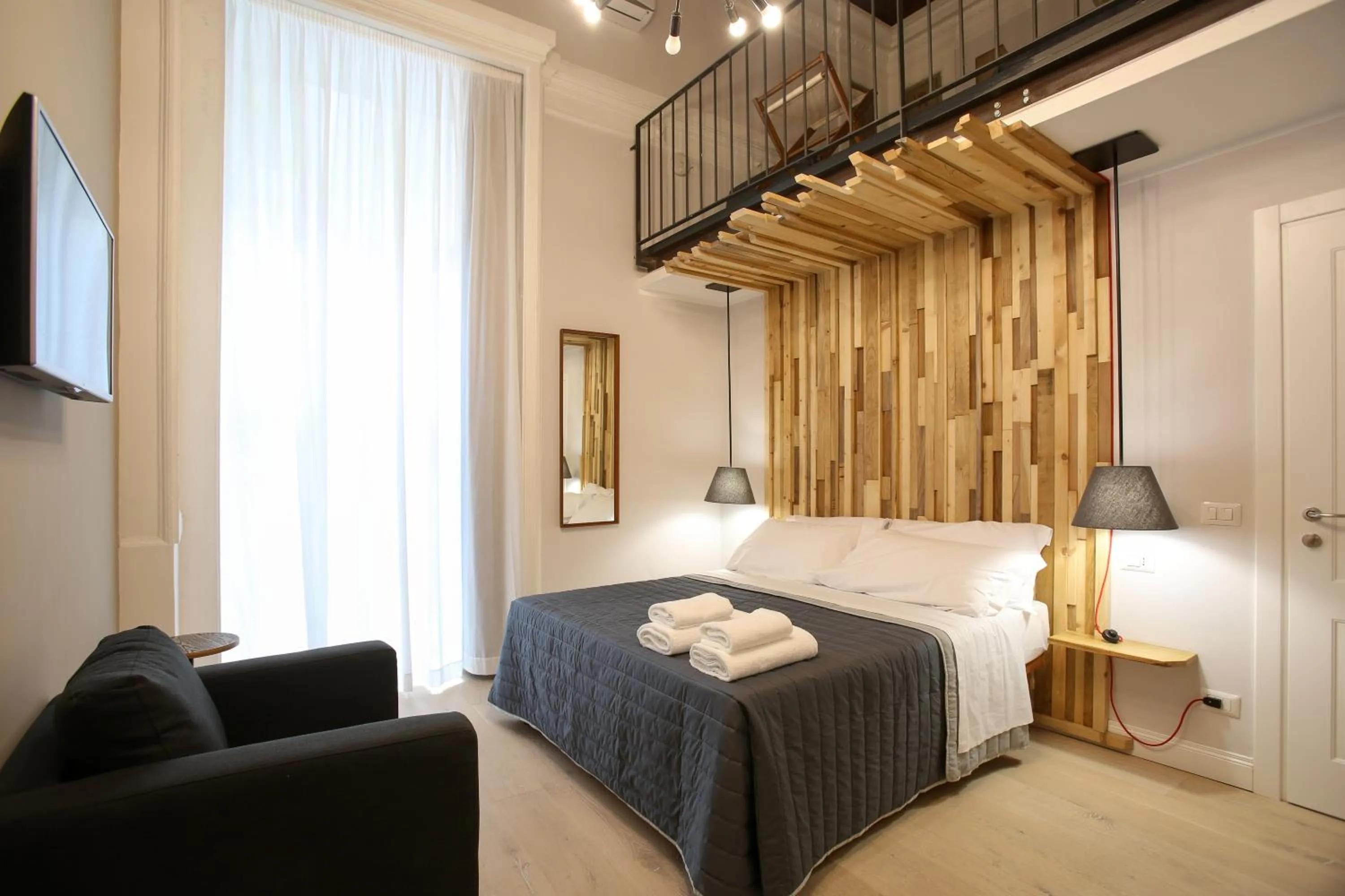 Bed in The Dante House by House In Naples