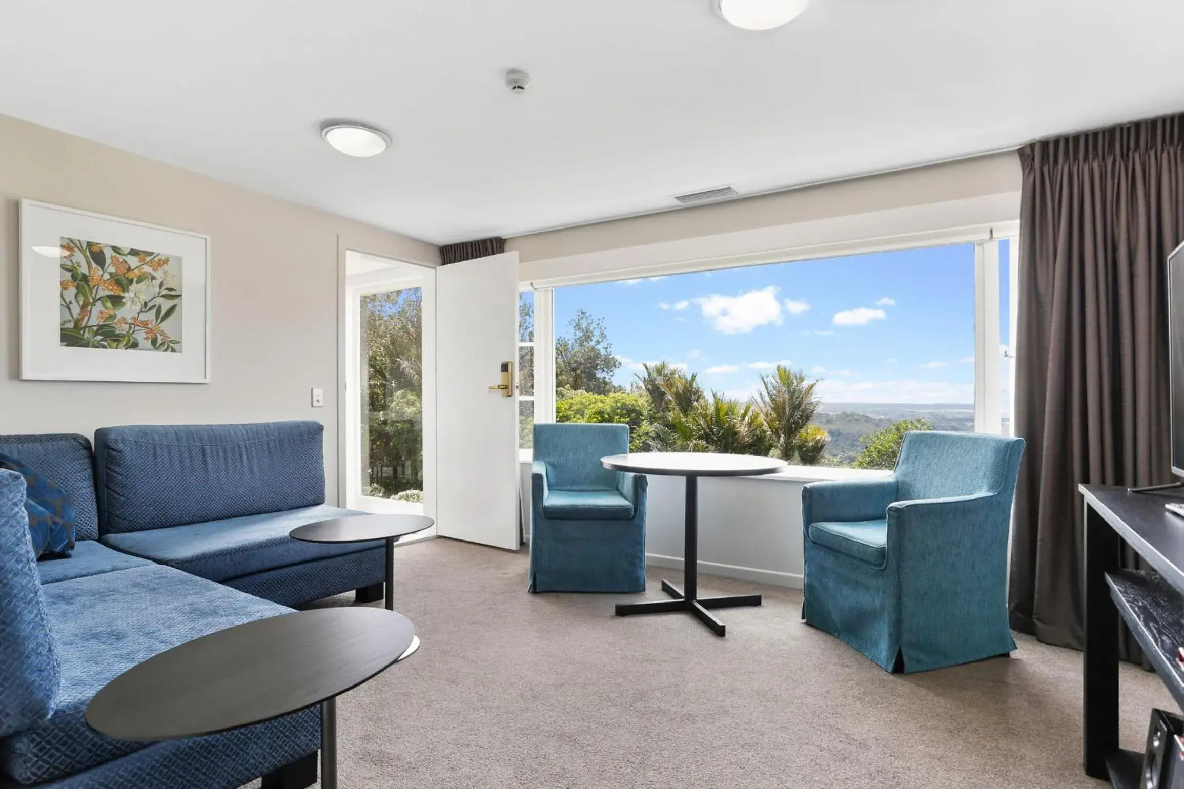 Living room in Waitakere Resort & Spa Living room in Waitakere Resort & Spa