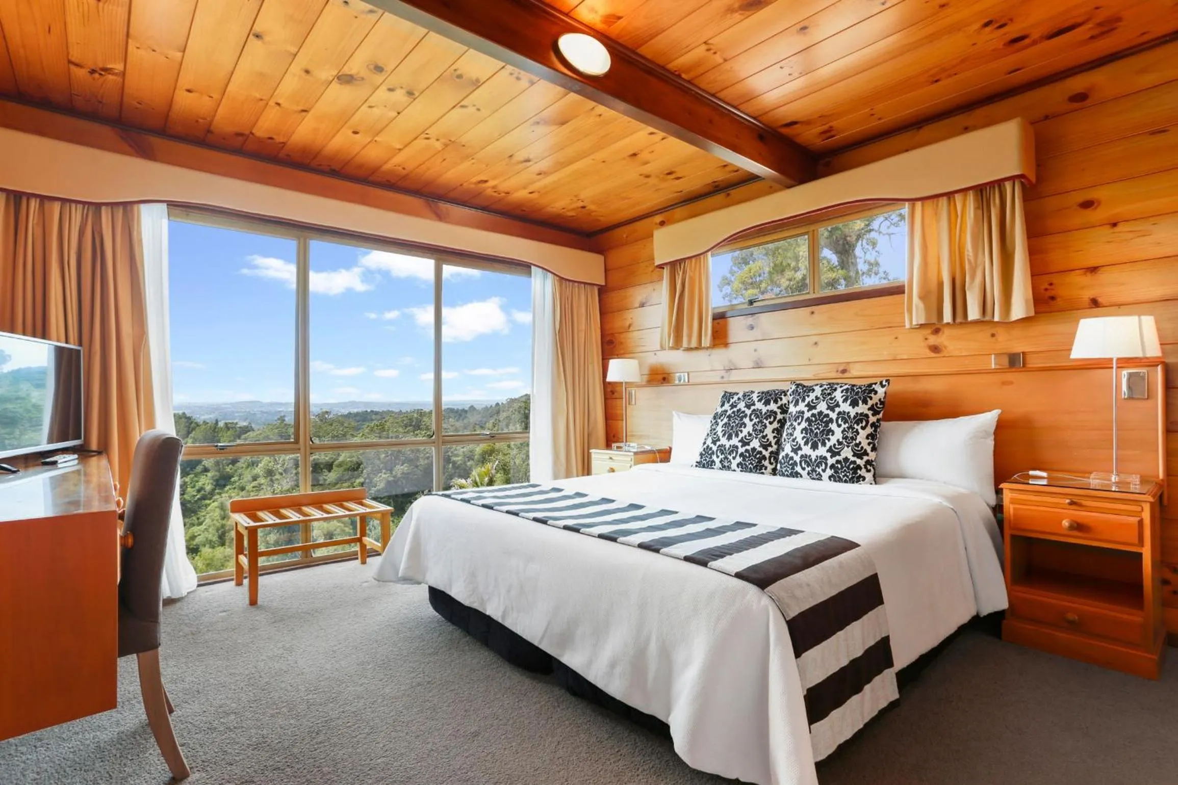 Bedroom, Bed in Waitakere Resort & Spa