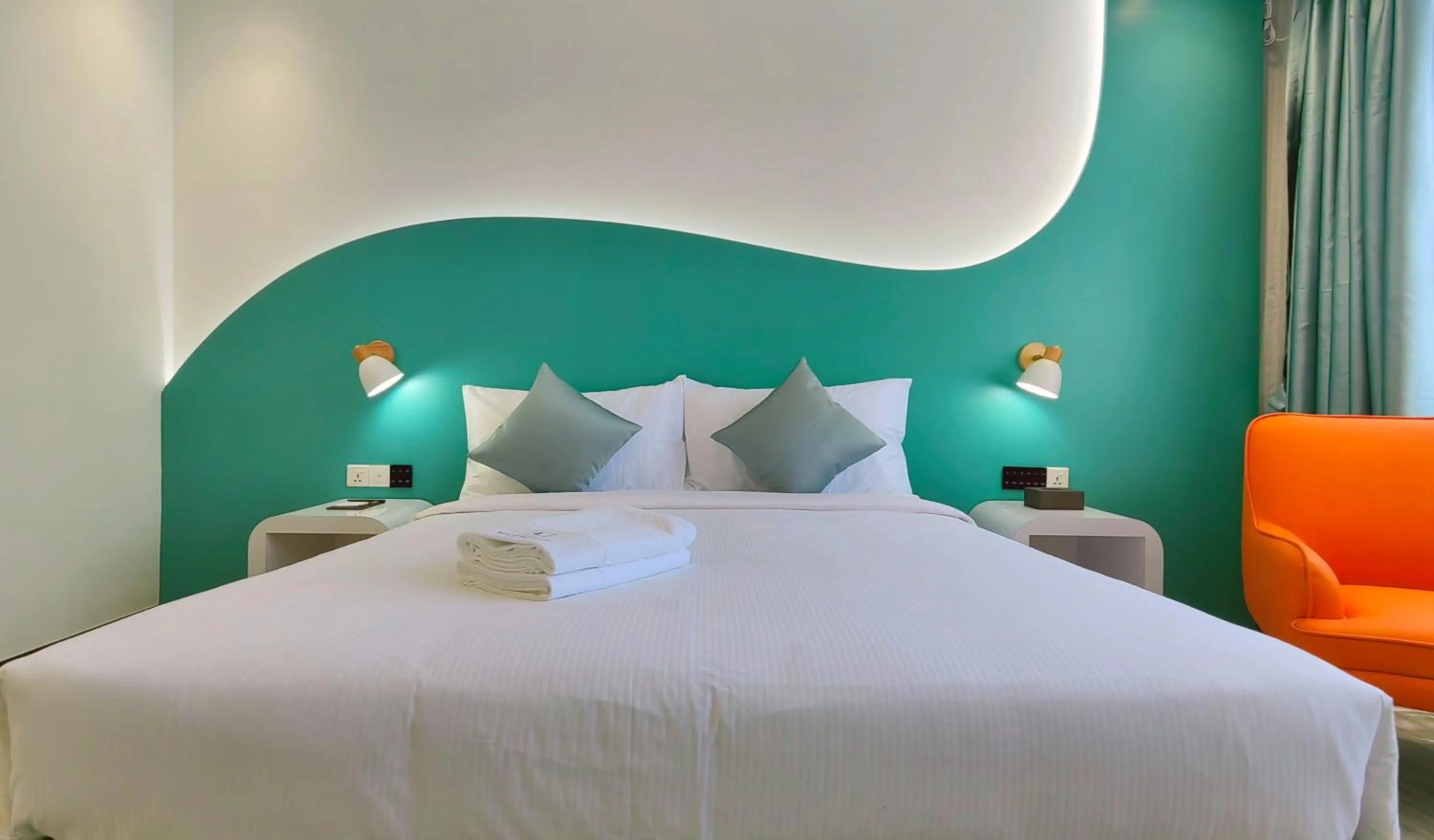 Bed in Kuching Park Hotel