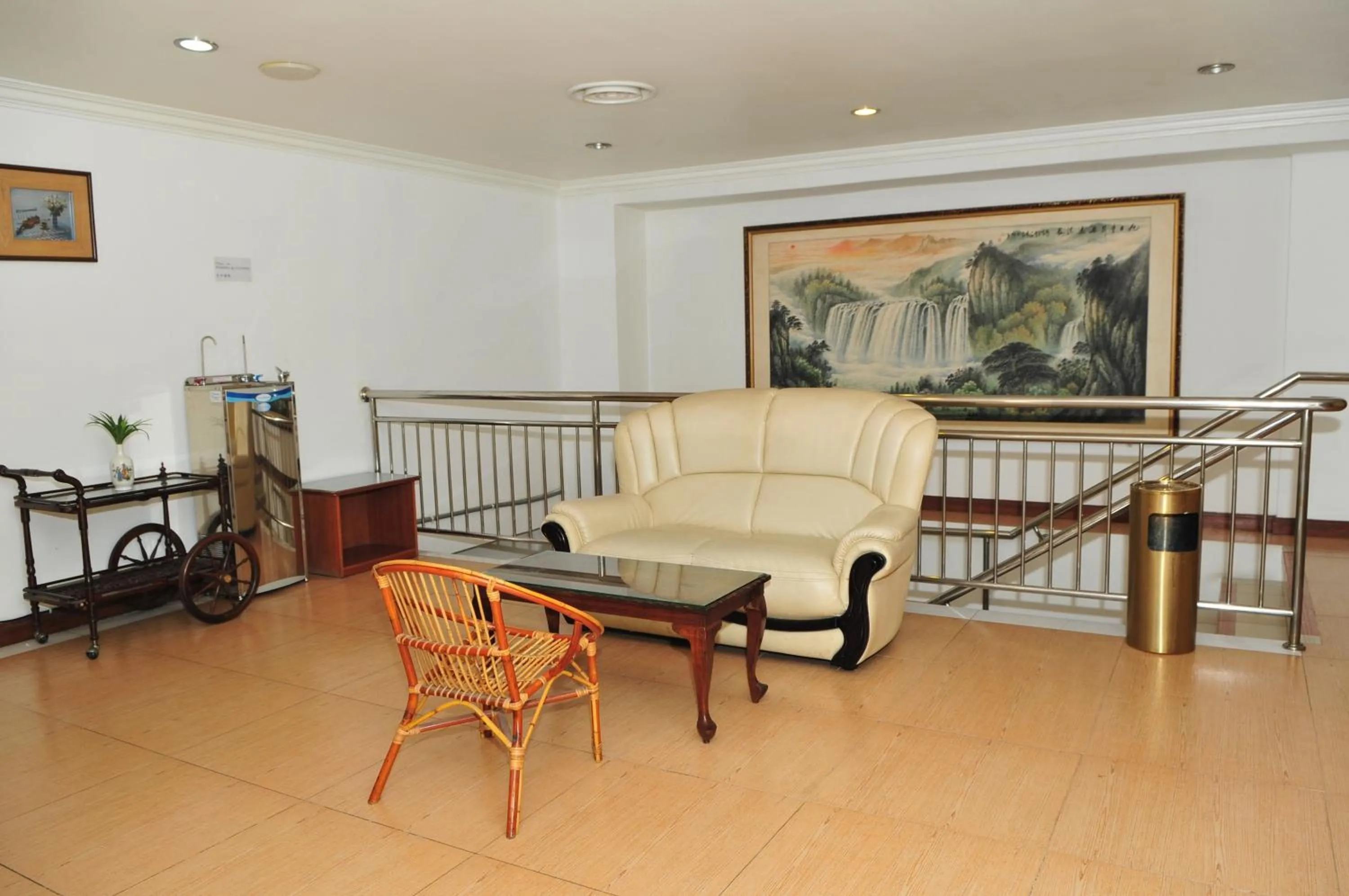 Communal lounge/ TV room in Hotel China Town 2