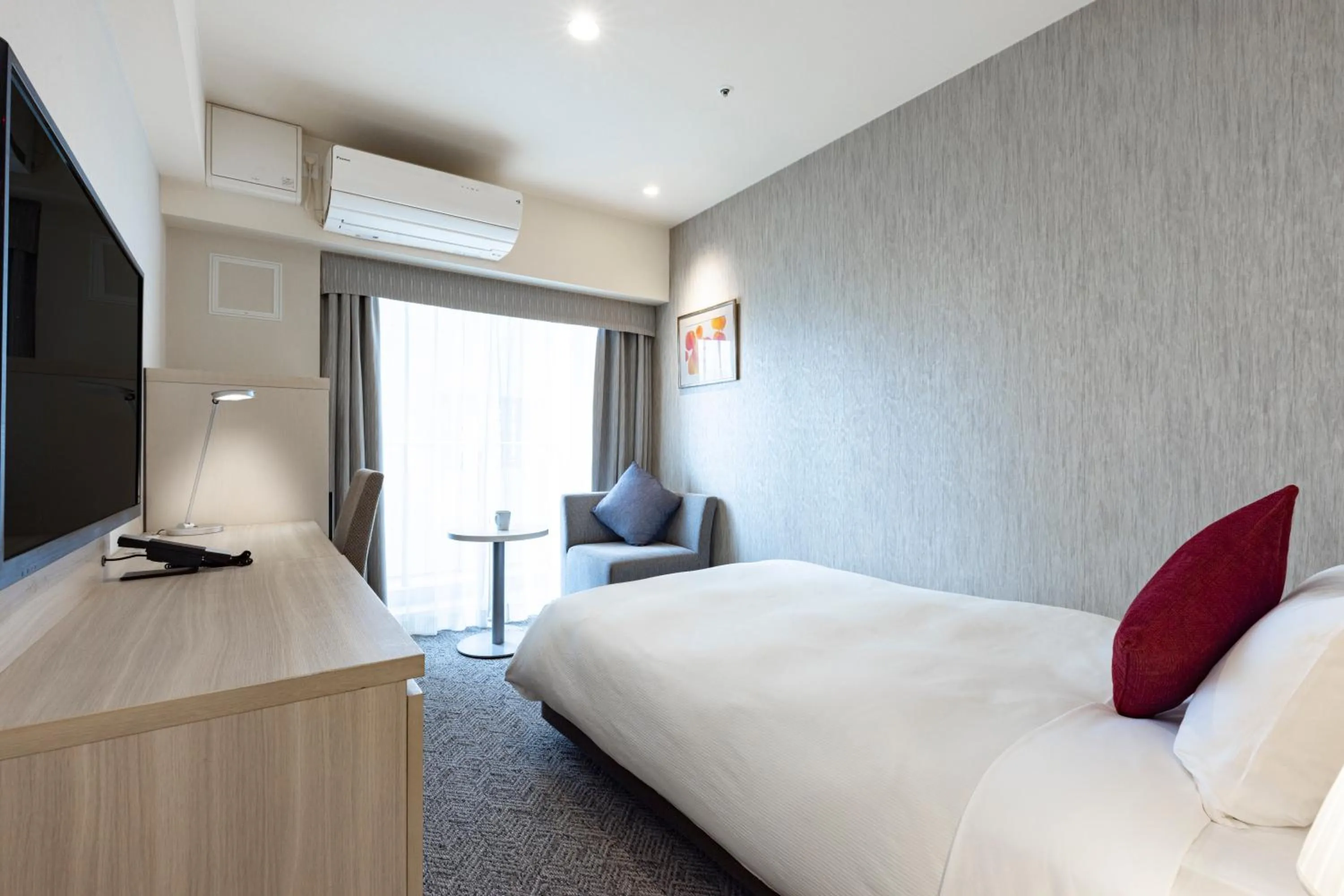 Bed in Tokyu Stay Yotsuya - Shinjuku Area