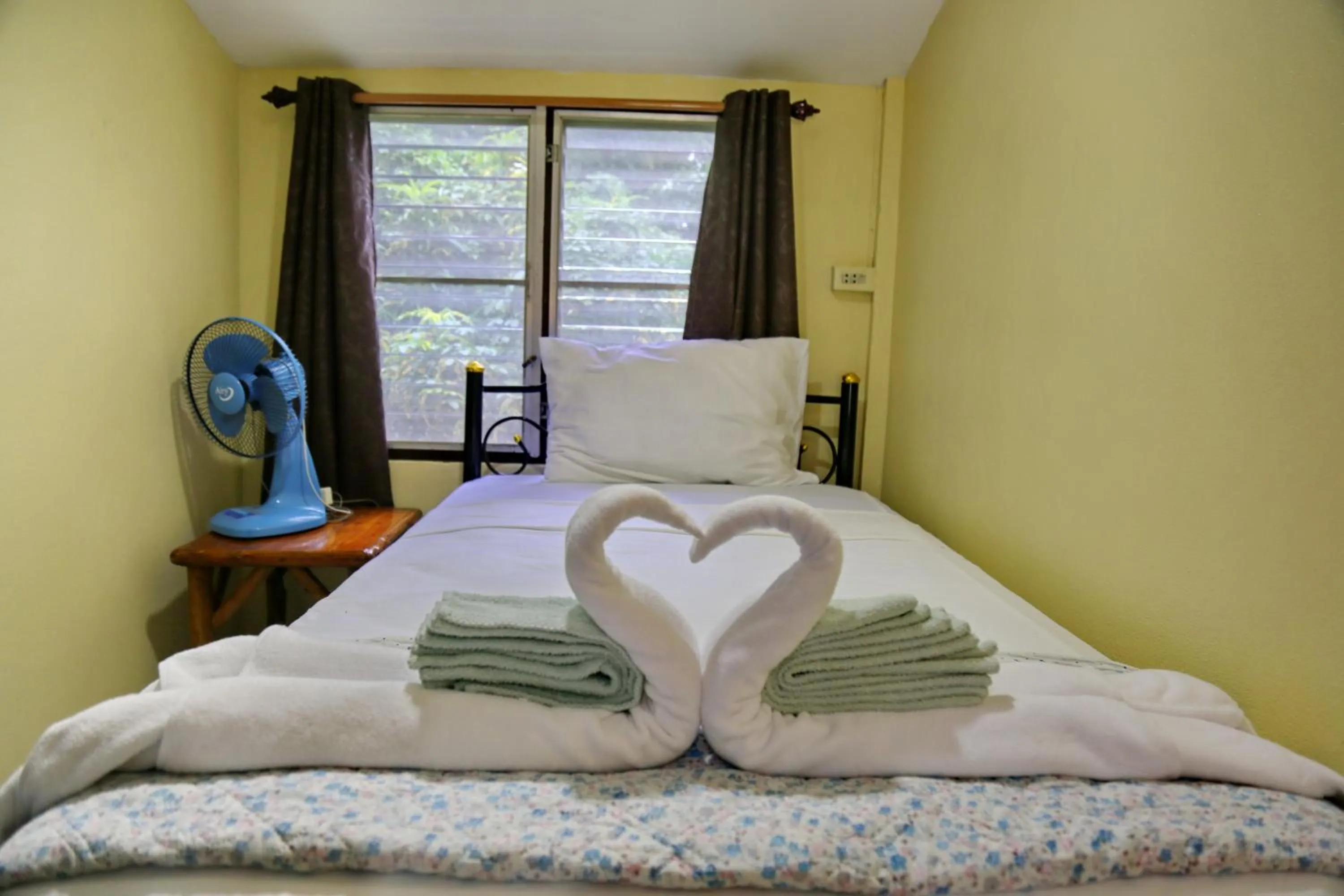 Bed in TP Hut Bungalows