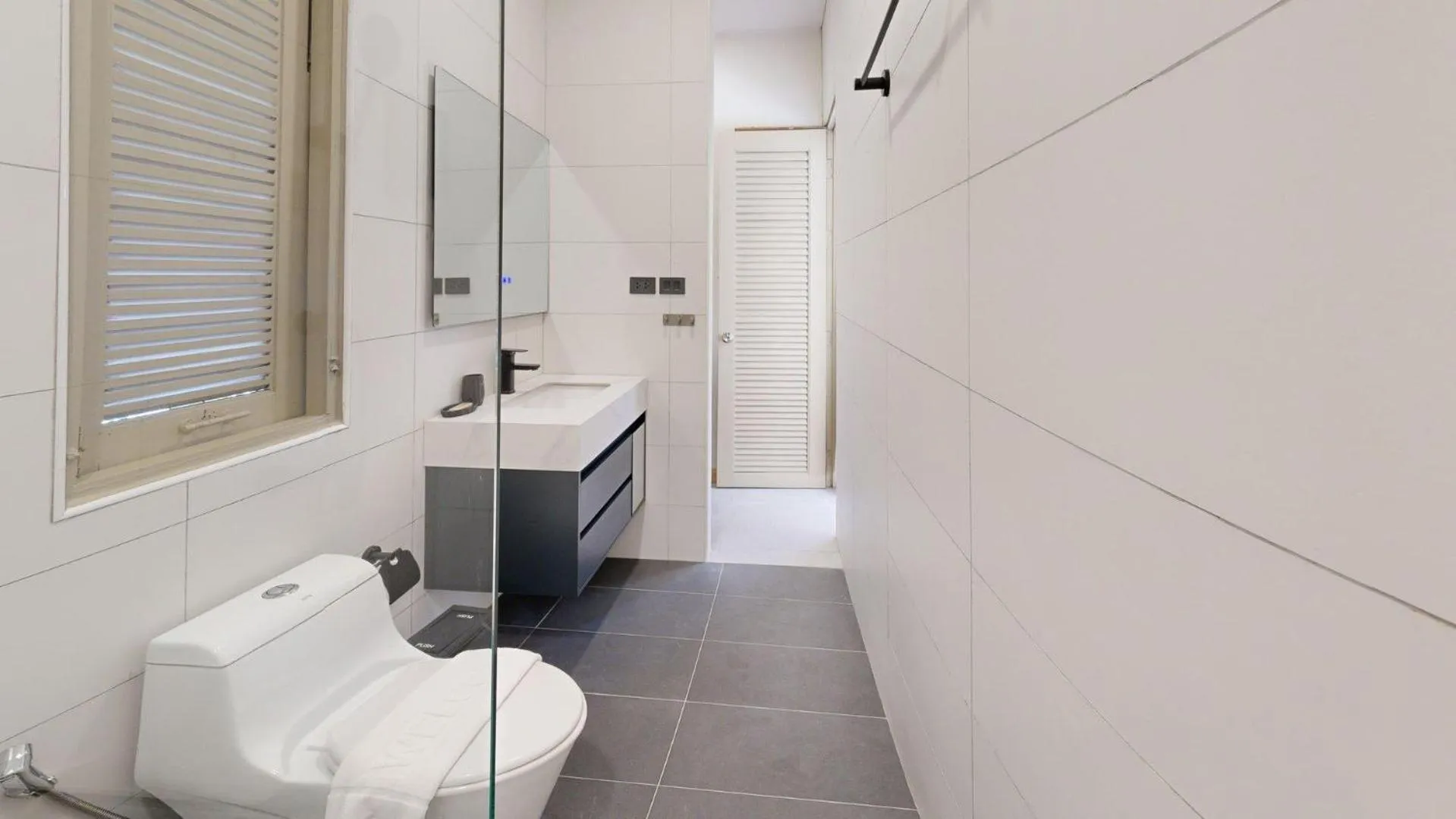 Bathroom in Idyllic Samui Beach Villa Resort