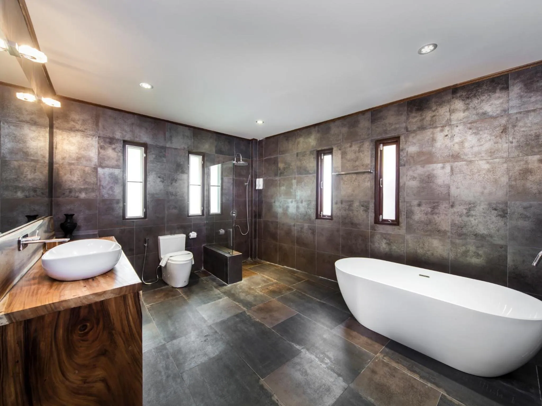 Bathroom in Idyllic Samui Beach Villa Resort