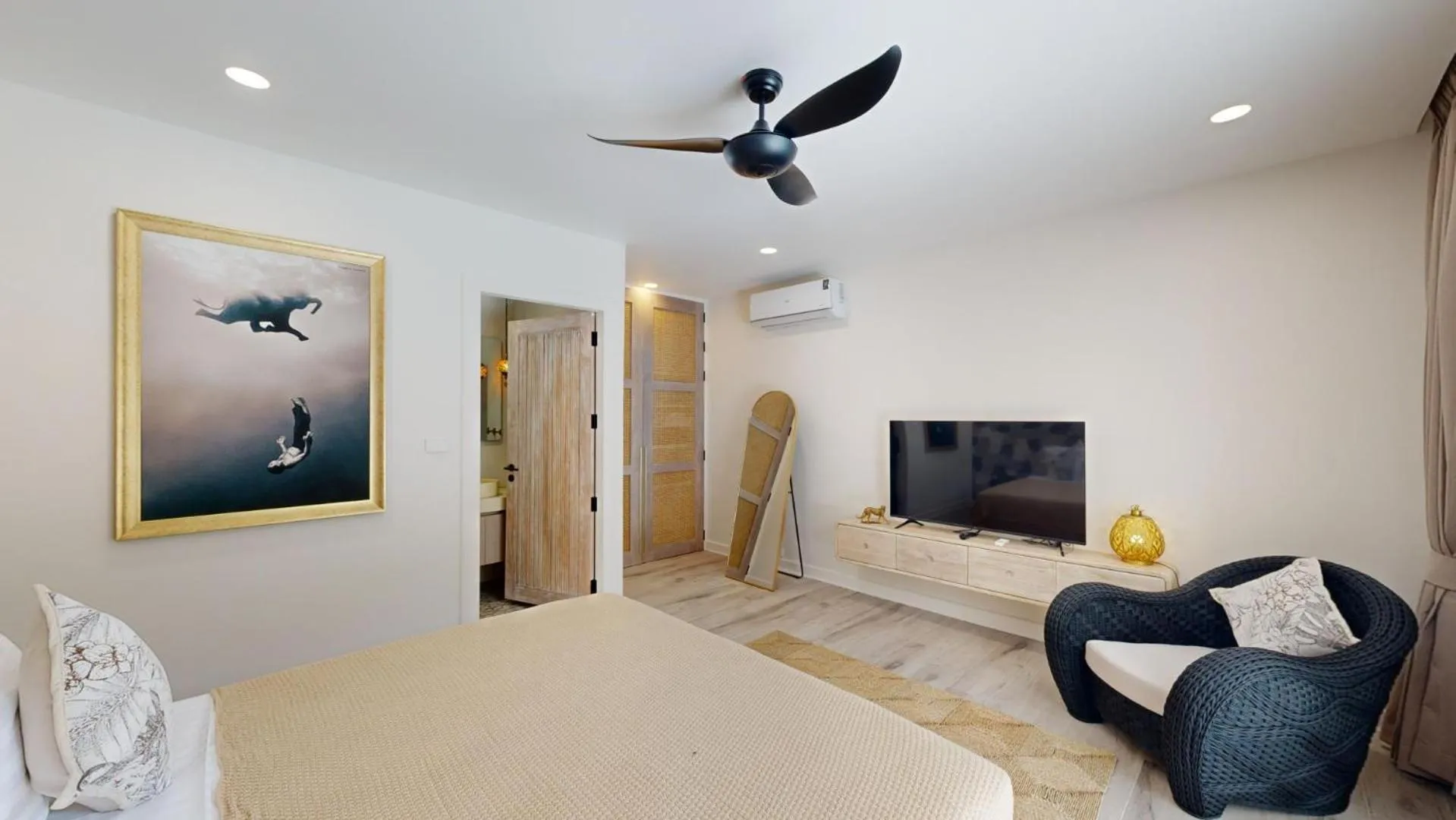 Bed in Idyllic Samui Beach Villa Resort