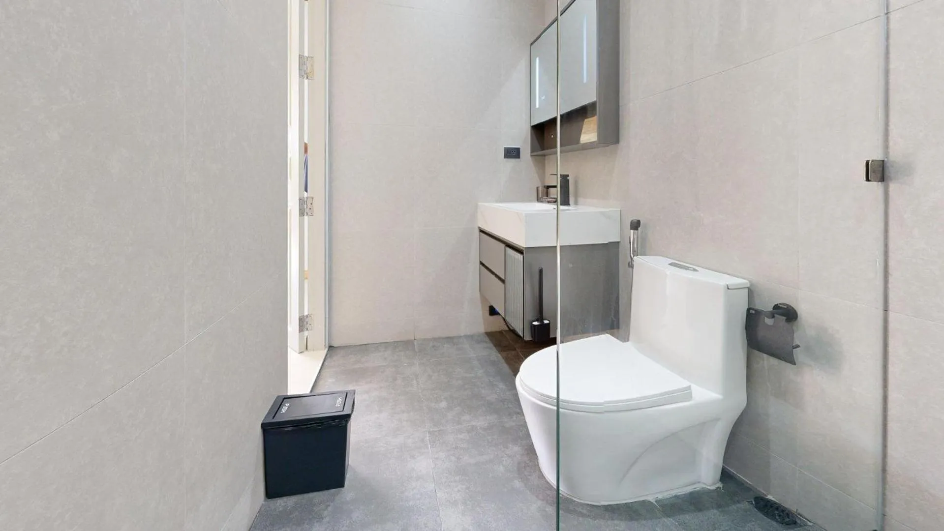 Toilet in Idyllic Samui Beach Villa Resort