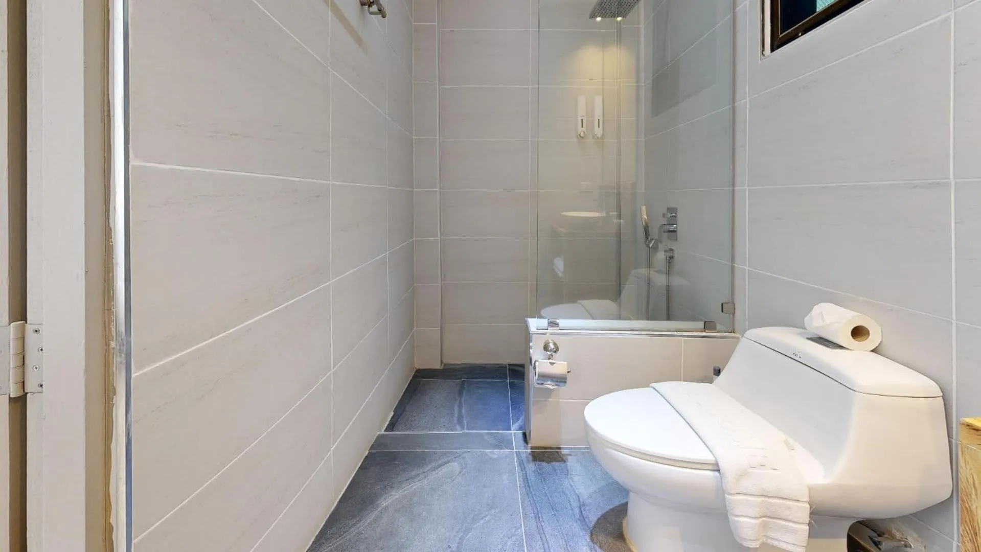 Bathroom in Idyllic Samui Beach Villa Resort