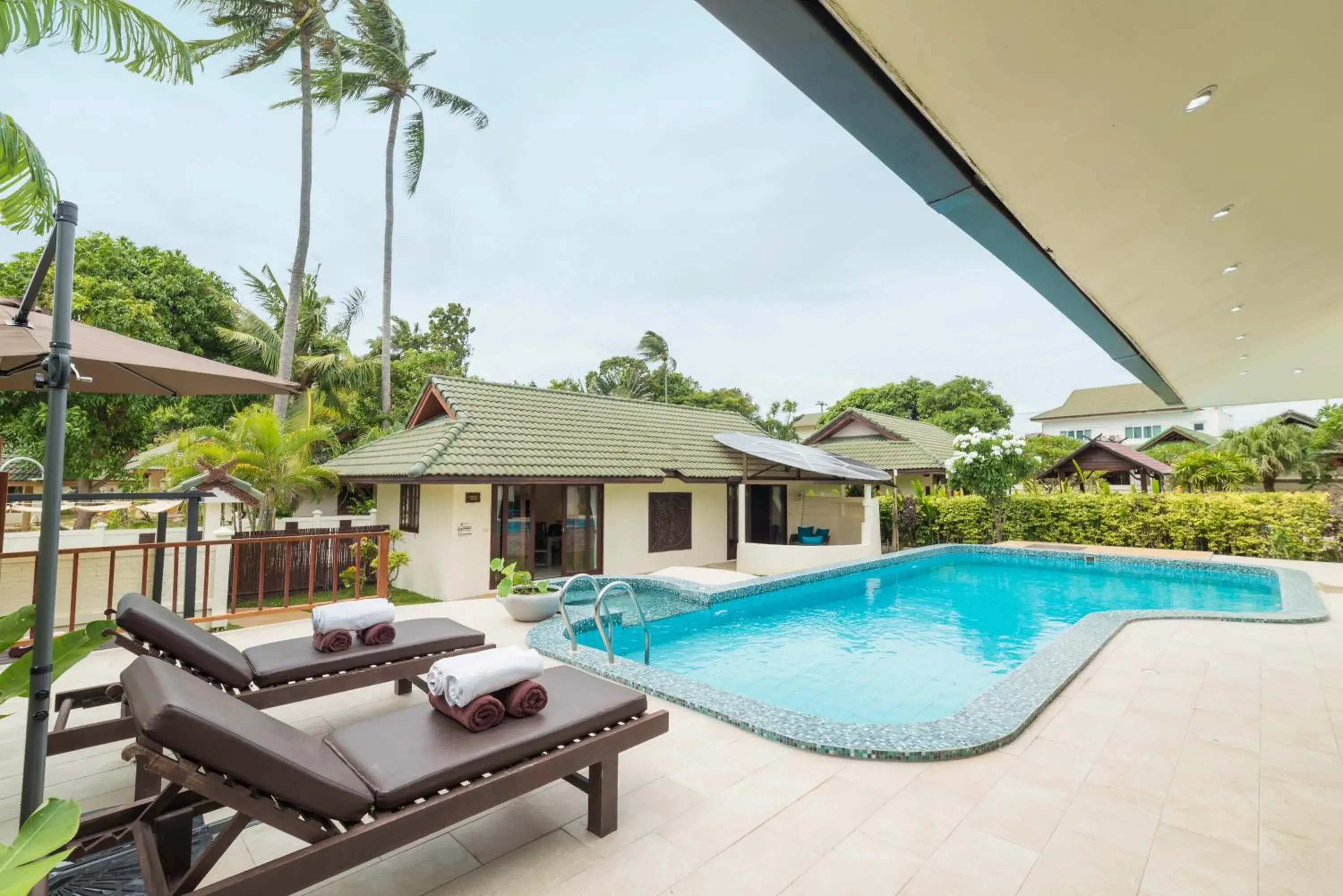 Pool view in Idyllic Samui Beach Villa Resort Pool view in Idyllic Samui Beach Villa Resort