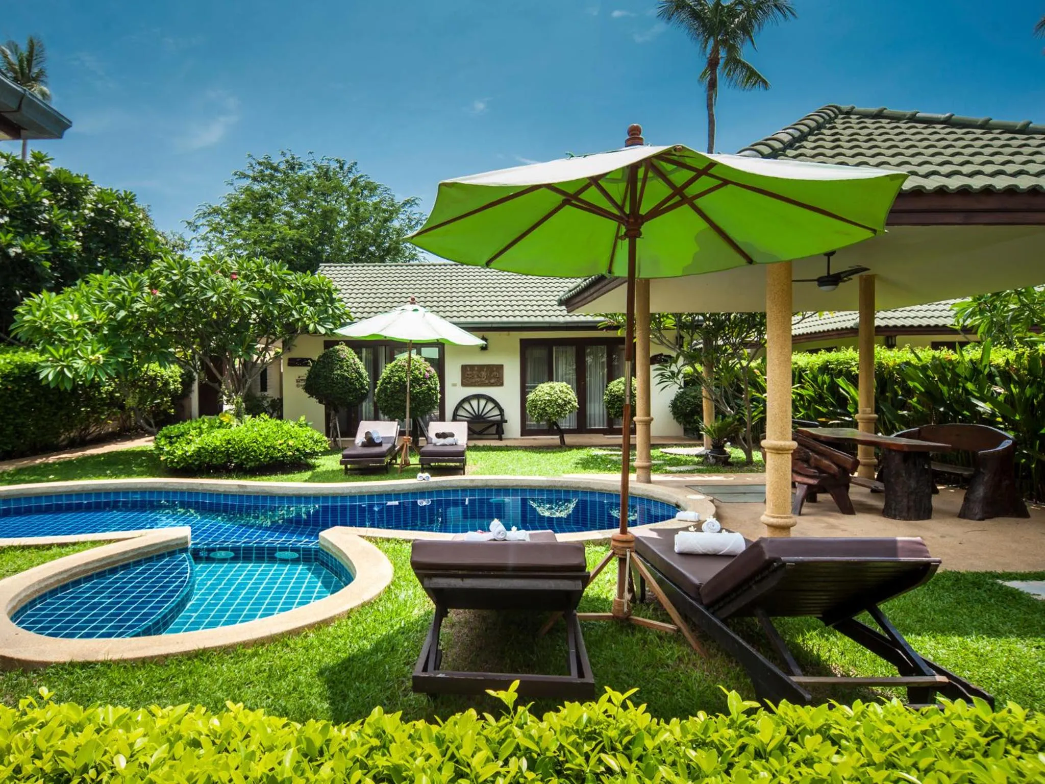 Day in Idyllic Samui Beach Villa Resort