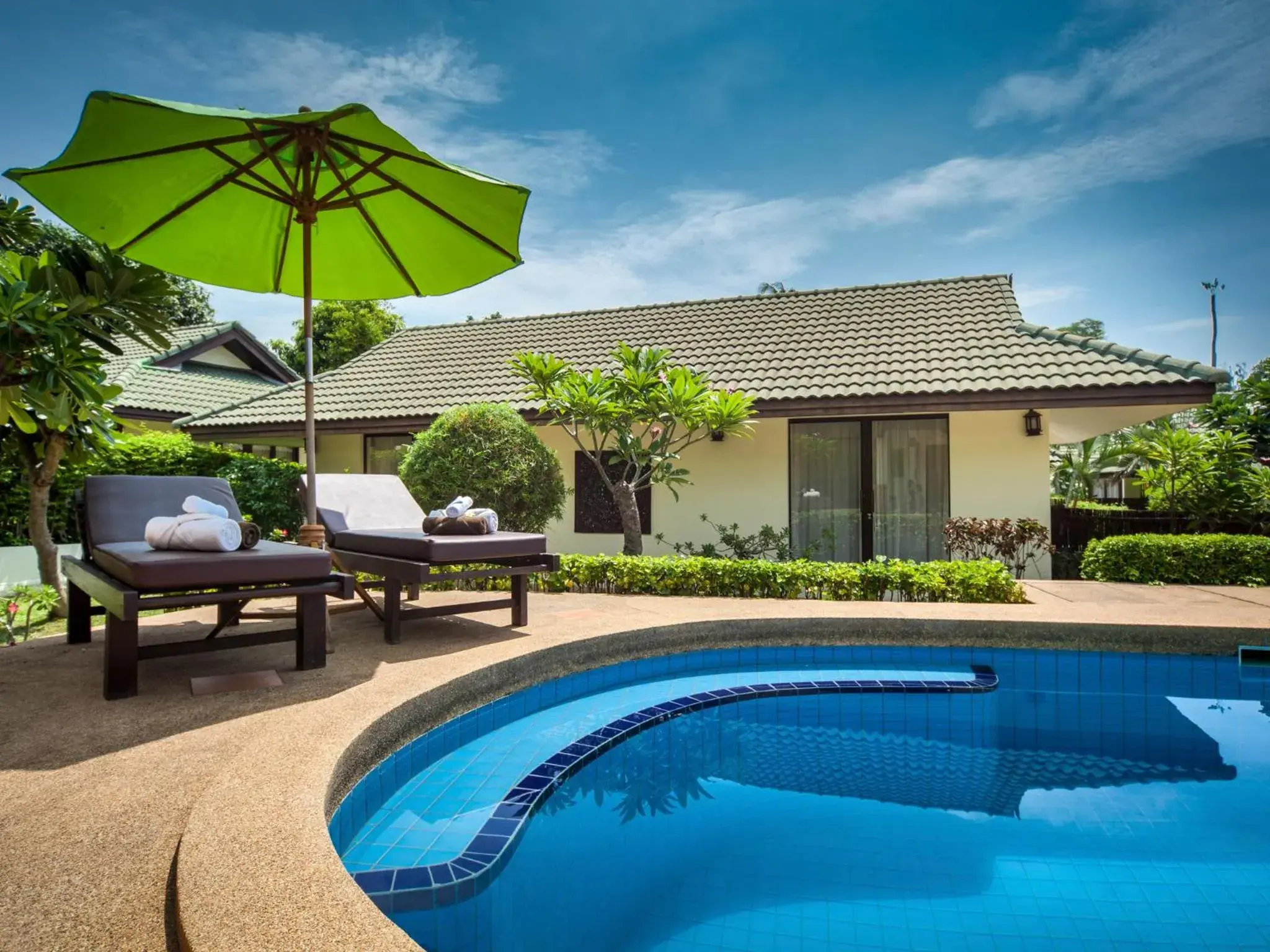 Grand Four-Bedroom Deluxe Villa in Idyllic Samui Beach Villa Resort Grand Four-Bedroom Deluxe Villa in Idyllic Samui Beach Villa Resort