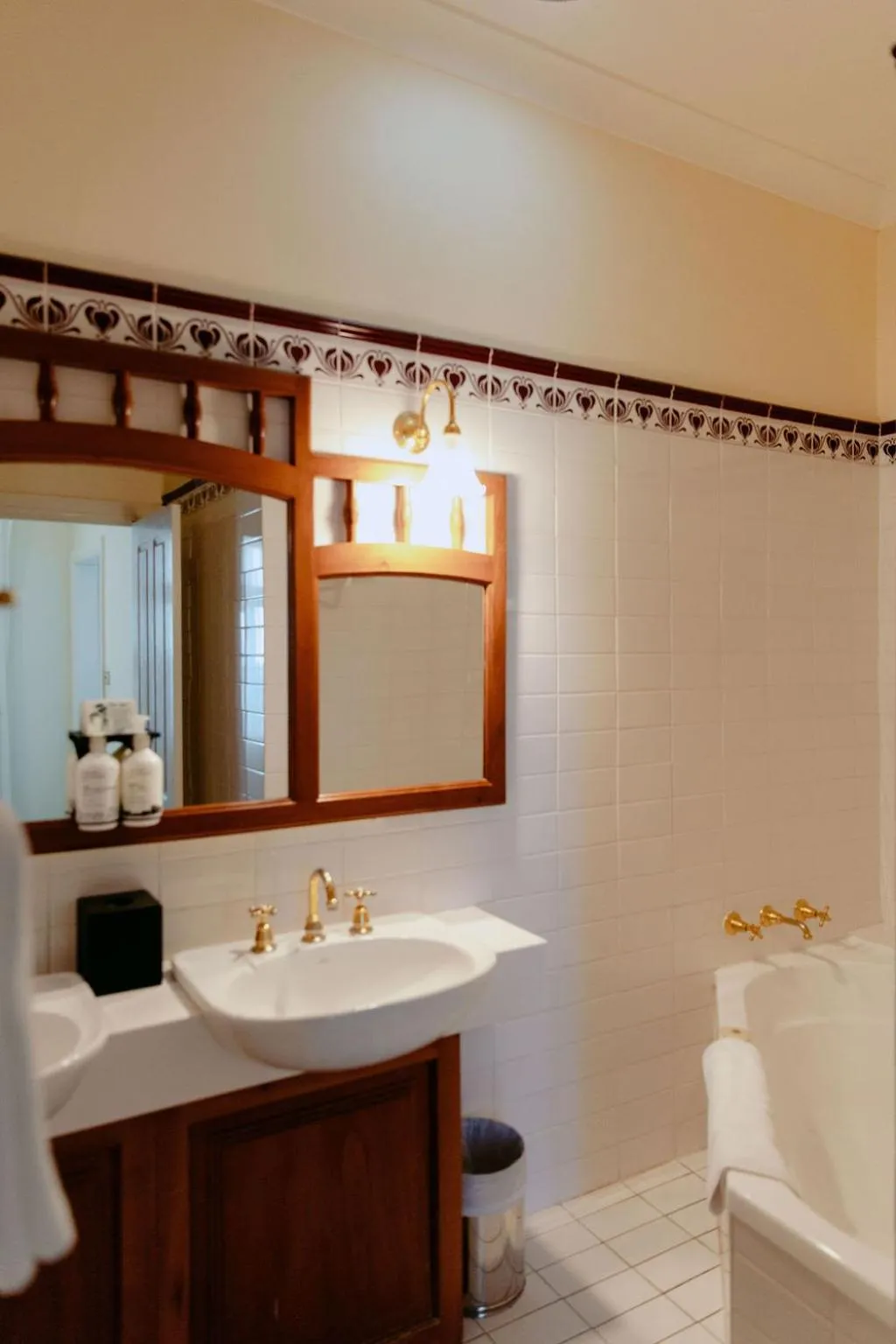 Bathroom in Mountain Heritage Hotel