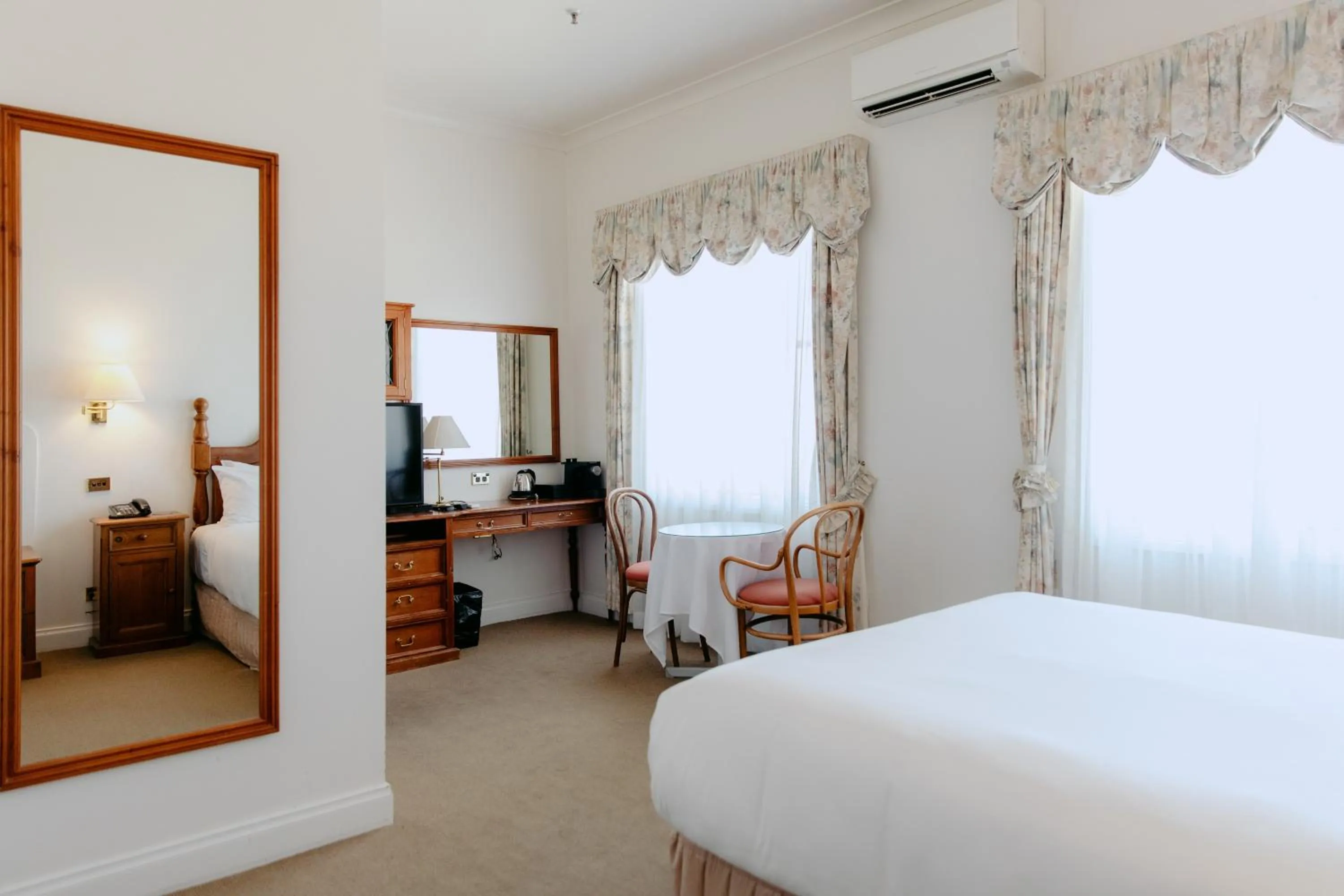 Photo of the whole room, Bed in Mountain Heritage Hotel