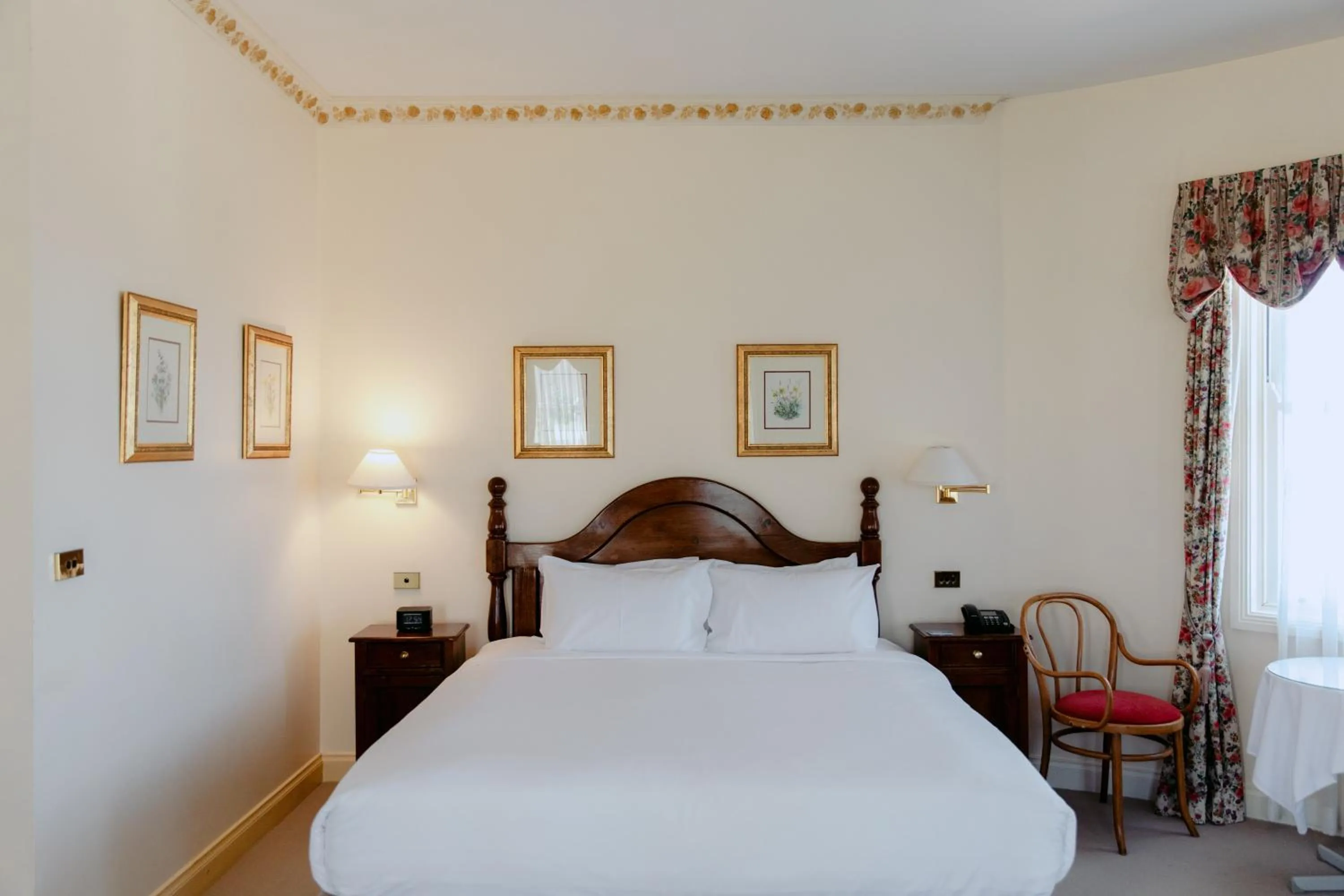 Bed in Mountain Heritage Hotel