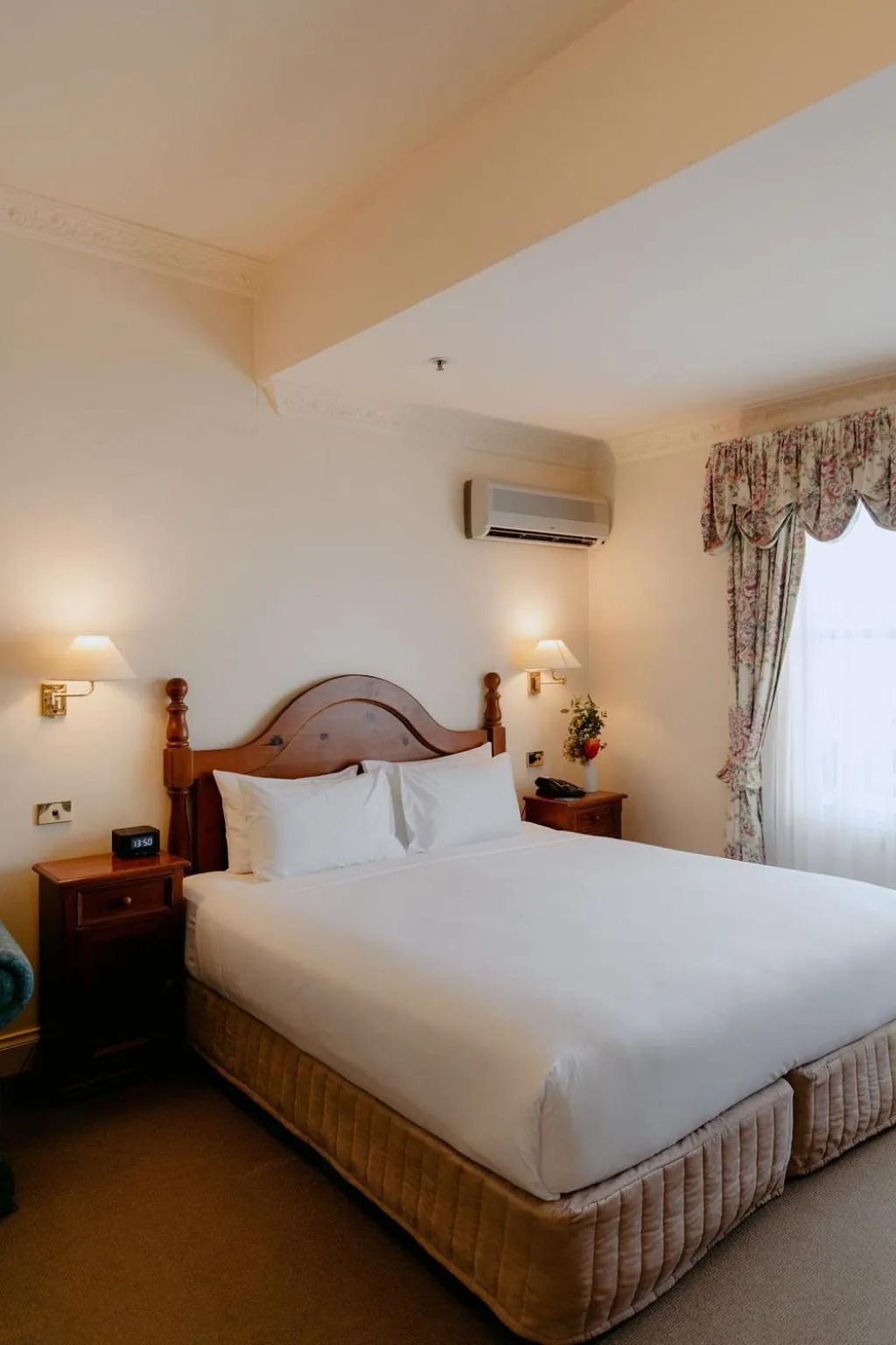 Bed in Mountain Heritage Hotel