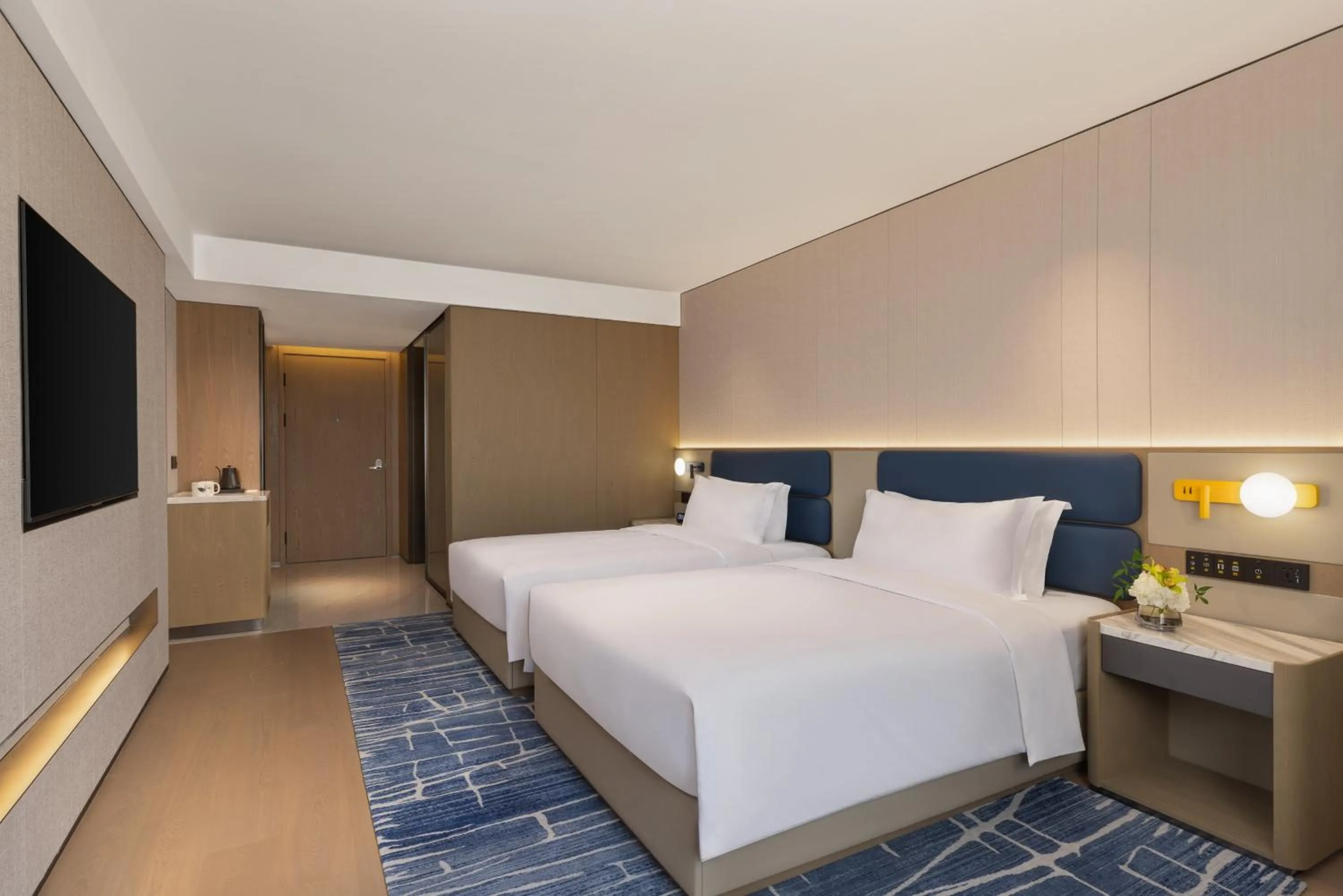 Photo of the whole room, Bed in voco Suzhou Guanqian Street by IHG