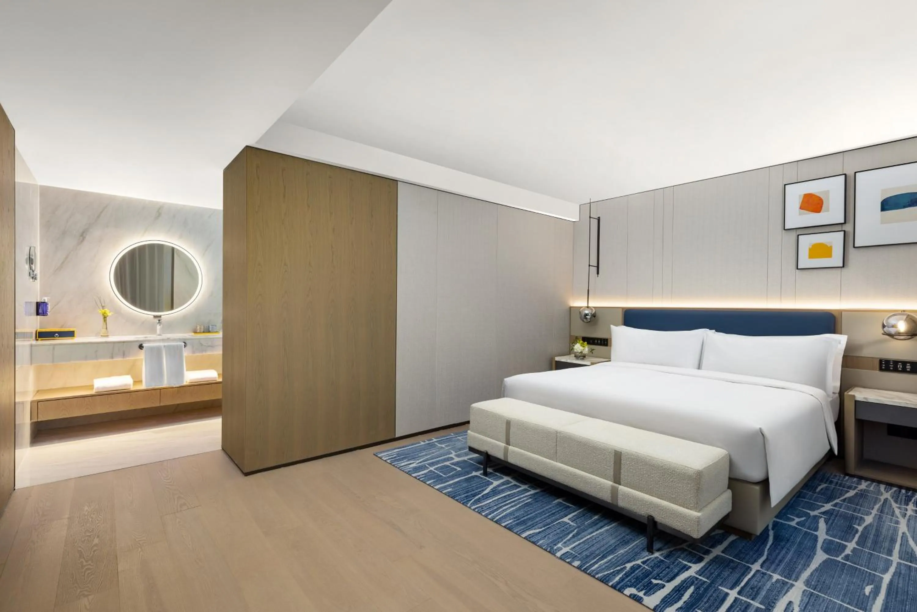 Photo of the whole room, Bed in voco Suzhou Guanqian Street by IHG