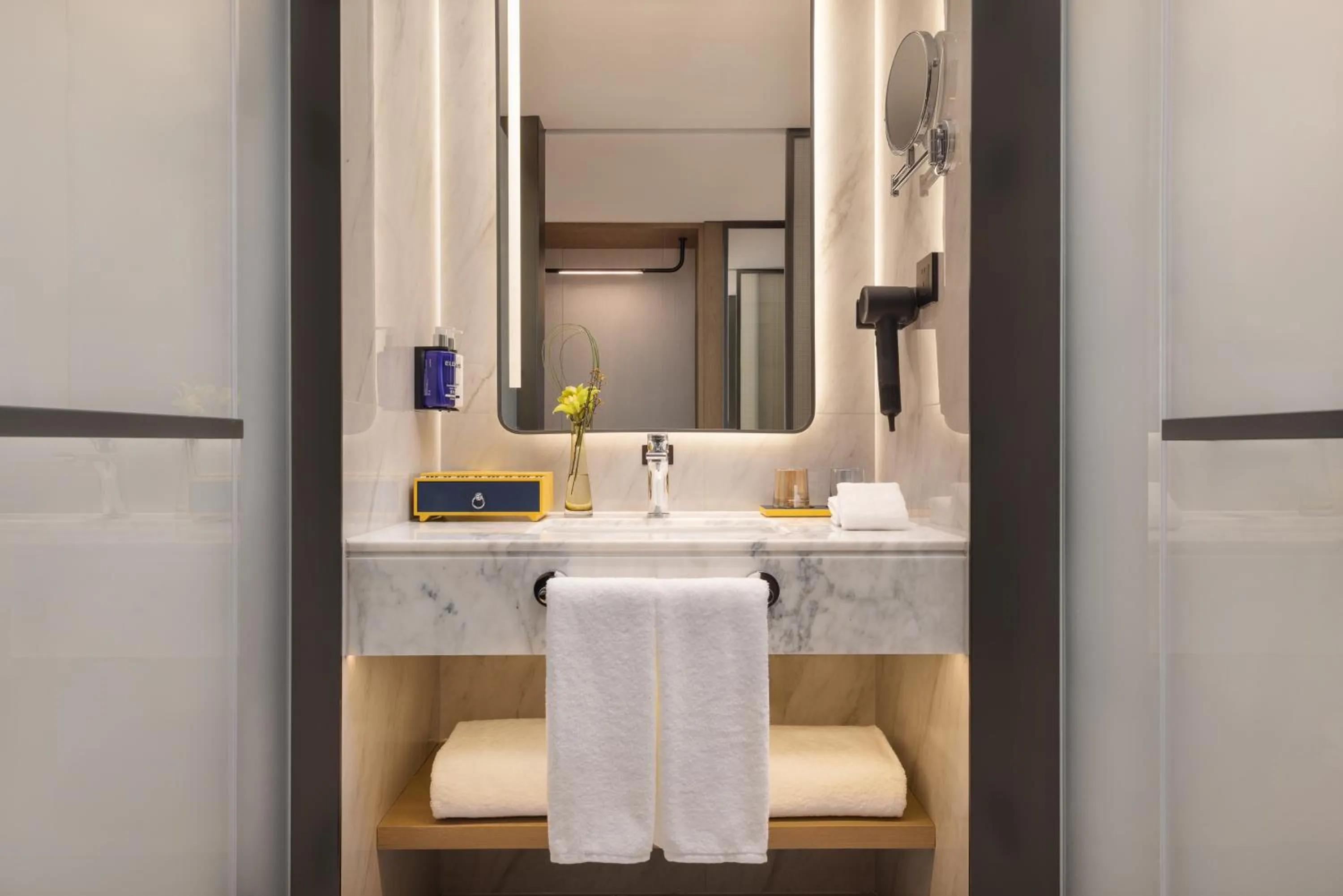 voco Suzhou Guanqian Street by IHG