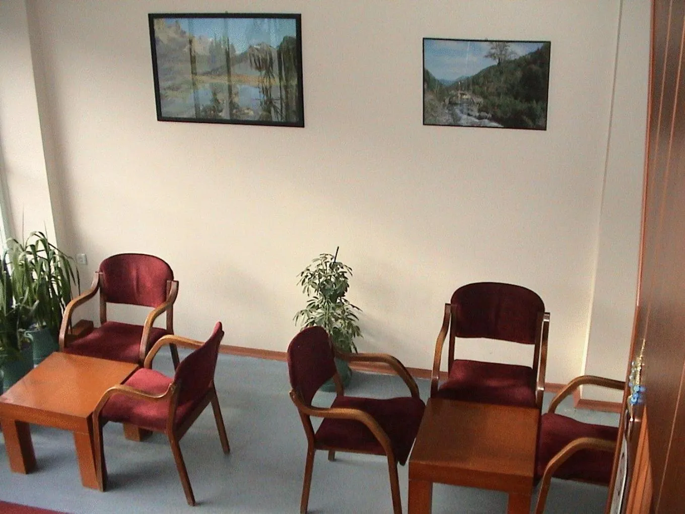 Communal lounge/ TV room in Cagri Hotel